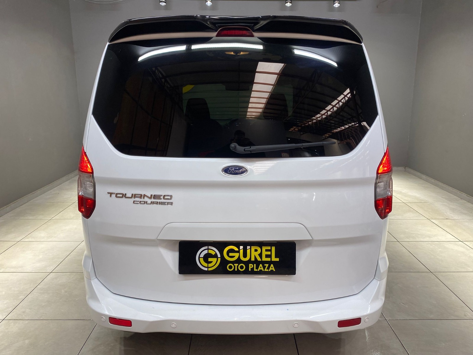 2021 Dizel Manuel Ford Tourneo Courier Beyaz Gürel Tasarım Aksesuar Otomotiv San. Tic. Ltd. Şti.