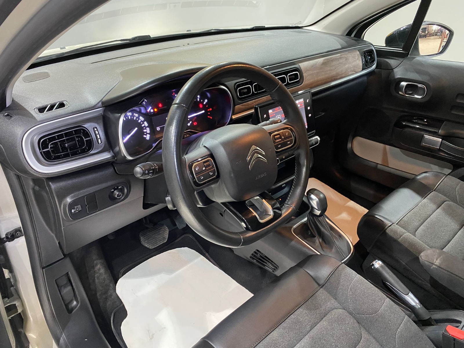 2024 Benzin Otomatik Citroen C3 Gri Gürel Tasarım Aksesuar Otomotiv San. Tic. Ltd. Şti.
