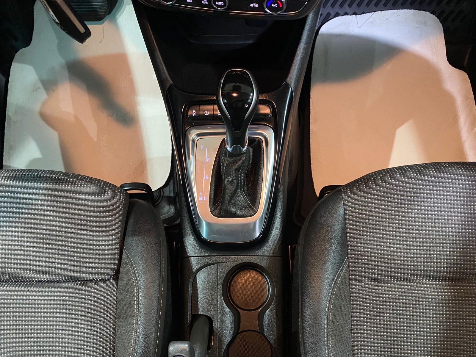 2022 Benzin Otomatik Opel Crossland Gri Gürel Tasarım Aksesuar Otomotiv San. Tic. Ltd. Şti.