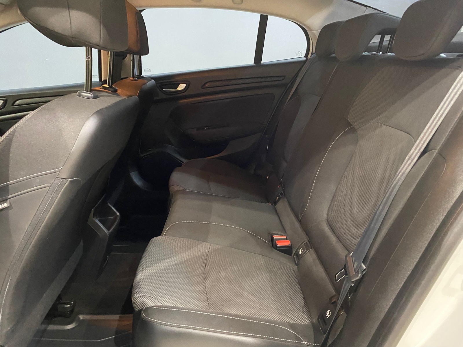 2021 Benzin Otomatik Renault Megane Beyaz Gürel Tasarım Aksesuar Otomotiv San. Tic. Ltd. Şti.