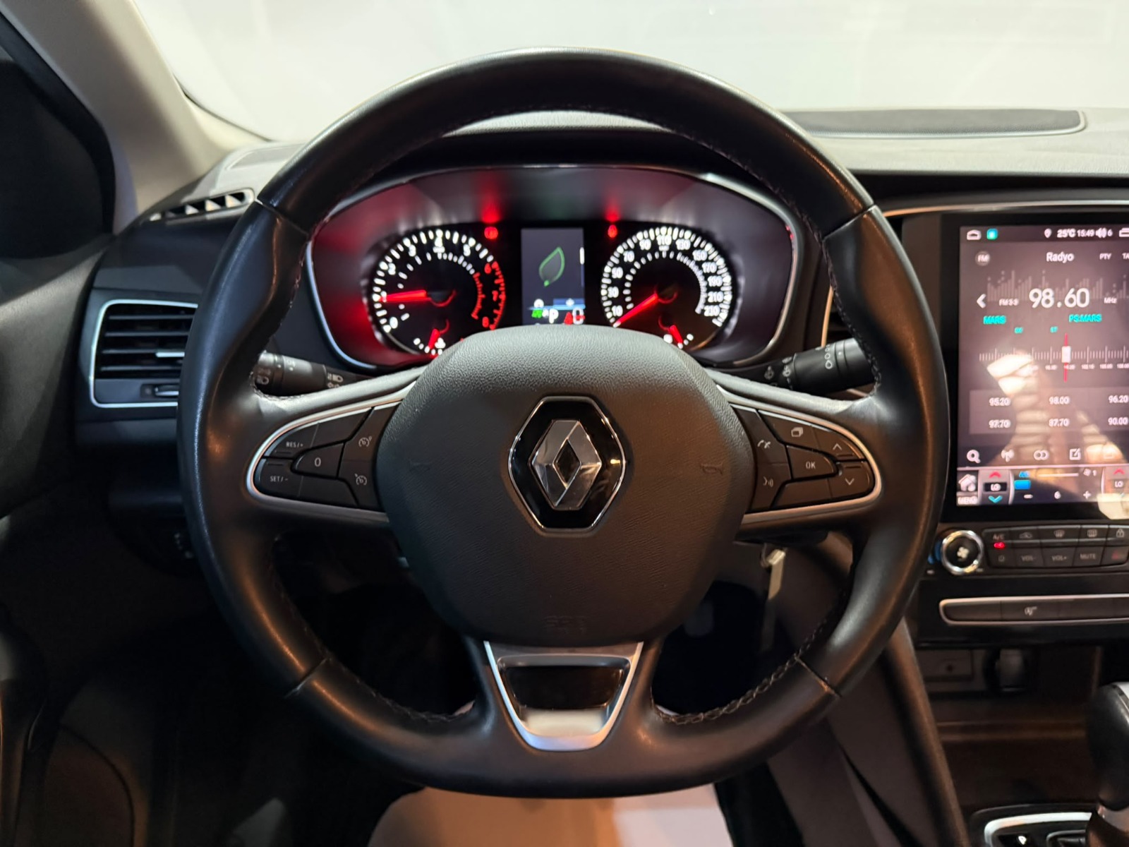 2021 Benzin Otomatik Renault Megane Beyaz Gürel Tasarım Aksesuar Otomotiv San. Tic. Ltd. Şti.