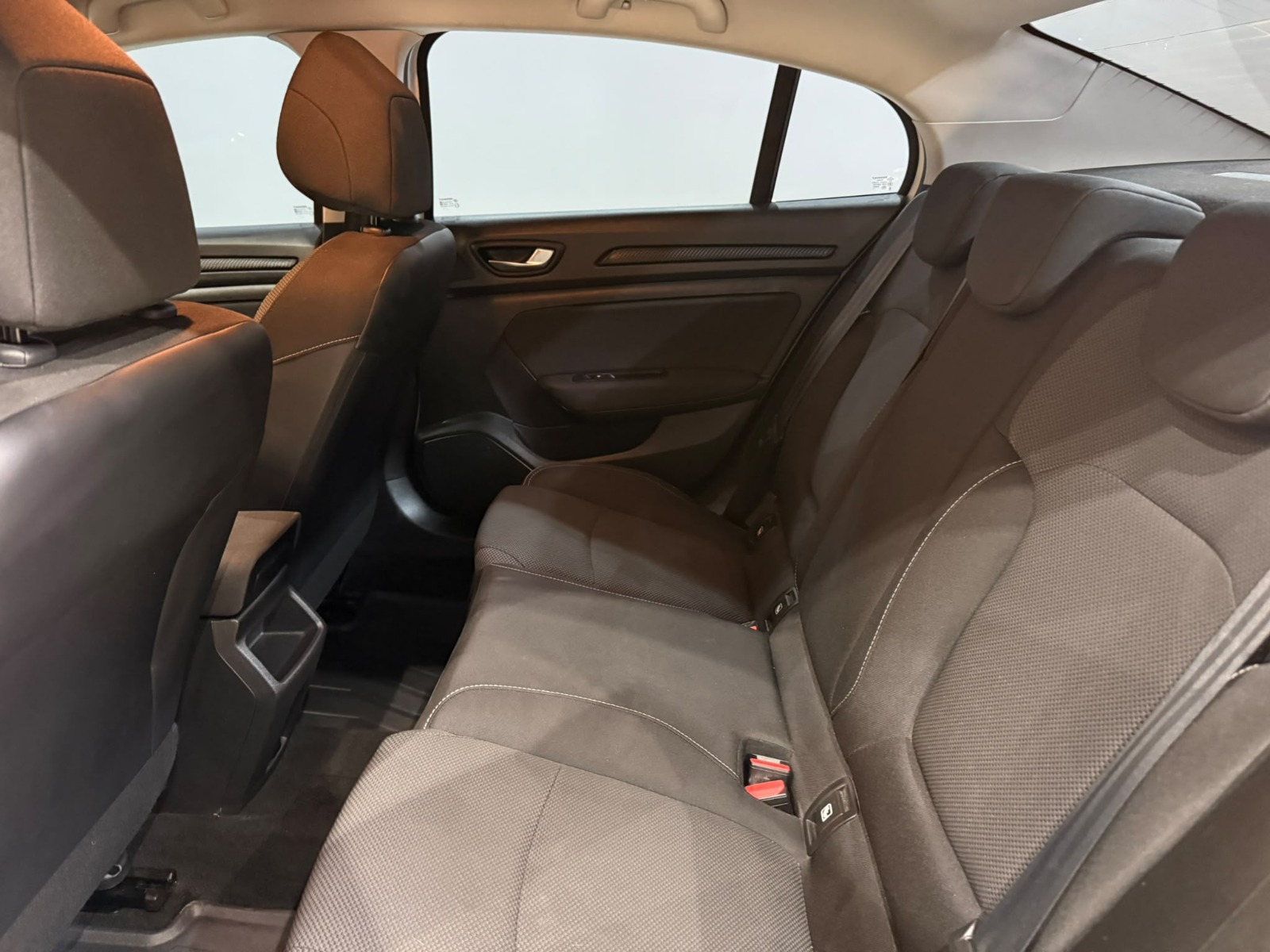 2021 Benzin Otomatik Renault Megane Beyaz Gürel Tasarım Aksesuar Otomotiv San. Tic. Ltd. Şti.