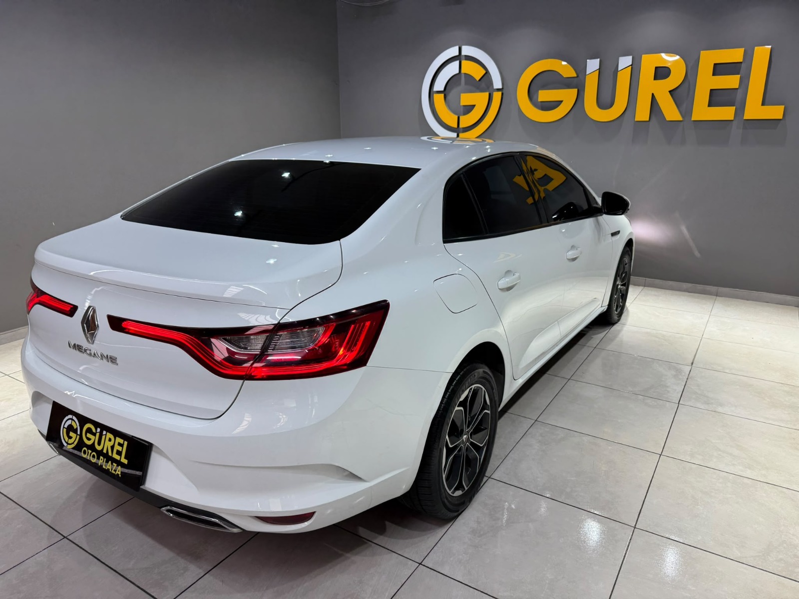 2021 Benzin Otomatik Renault Megane Beyaz Gürel Tasarım Aksesuar Otomotiv San. Tic. Ltd. Şti.
