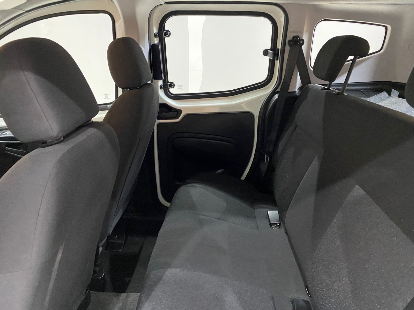 2024 Dizel Manuel Fiat Fiorino Combi Beyaz Gürel Tasarım Aksesuar Otomotiv San. Tic. Ltd. Şti.