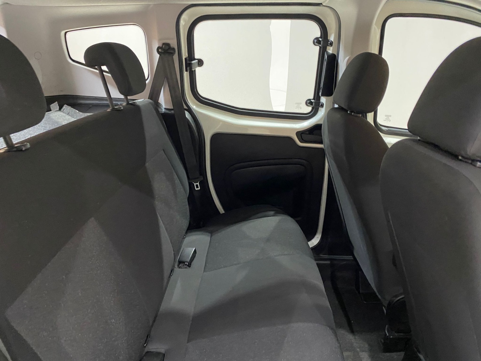 2024 Dizel Manuel Fiat Fiorino Combi Beyaz Gürel Tasarım Aksesuar Otomotiv San. Tic. Ltd. Şti.