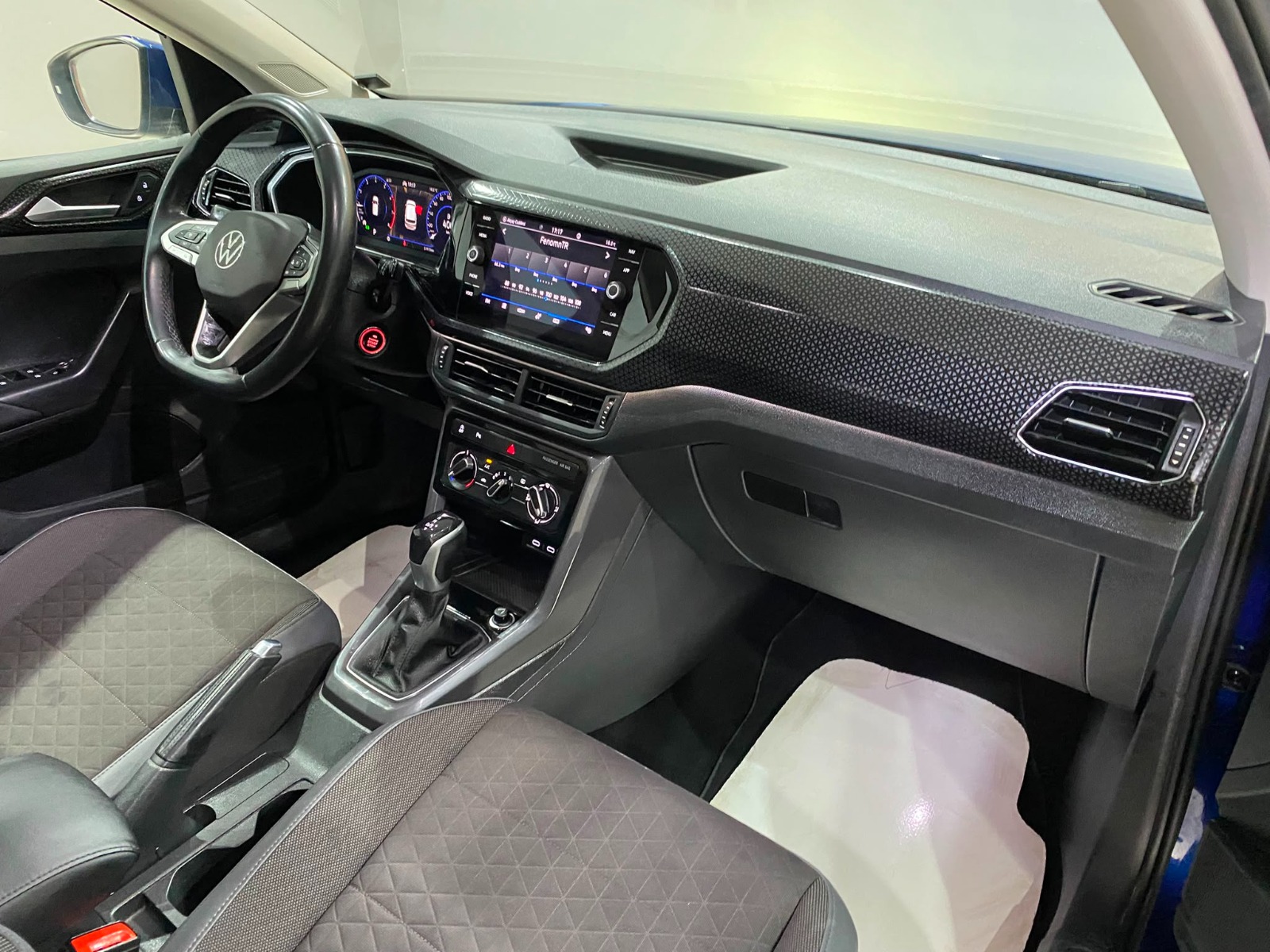 2022 Benzin Otomatik Volkswagen T-Cross Lacivert Gürel Tasarım Aksesuar Otomotiv San. Tic. Ltd. Şti.