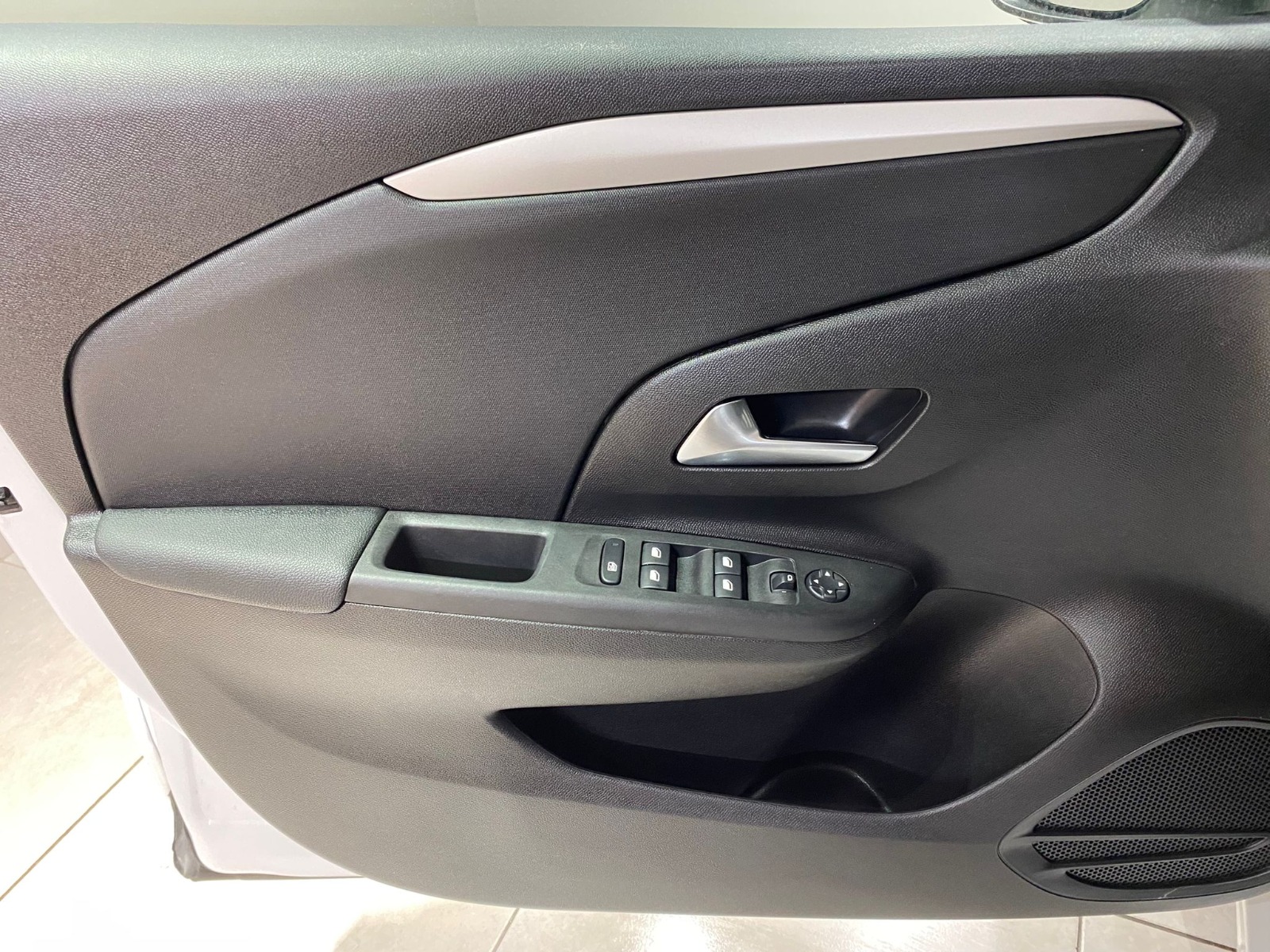 2025 Benzin Otomatik Opel Corsa Beyaz Gürel Tasarım Aksesuar Otomotiv San. Tic. Ltd. Şti.