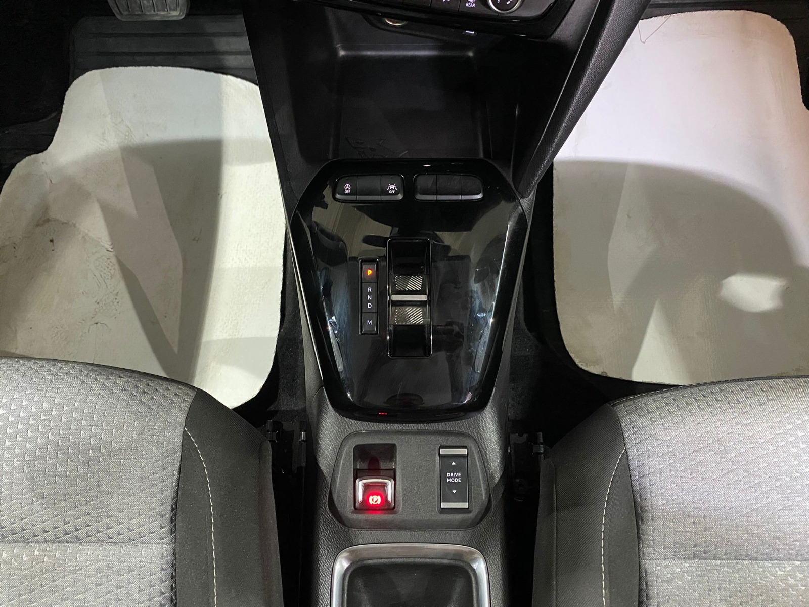 2025 Benzin Otomatik Opel Corsa Beyaz Gürel Tasarım Aksesuar Otomotiv San. Tic. Ltd. Şti.