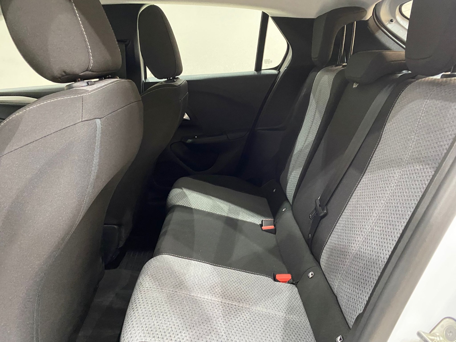 2025 Benzin Otomatik Opel Corsa Beyaz Gürel Tasarım Aksesuar Otomotiv San. Tic. Ltd. Şti.