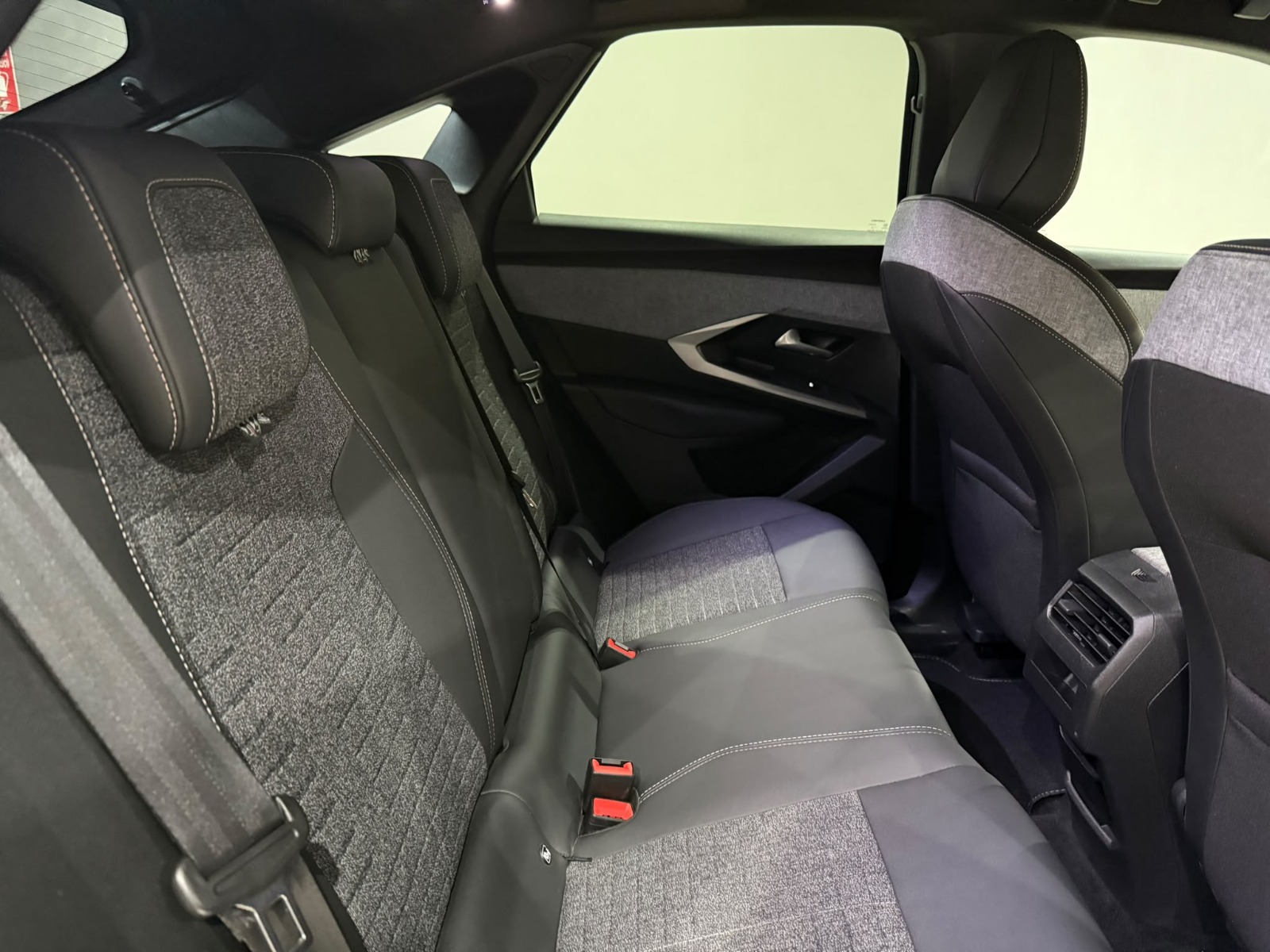 2025 Benzin Otomatik Peugeot 3008 Mavi Gürel Tasarım Aksesuar Otomotiv San. Tic. Ltd. Şti.