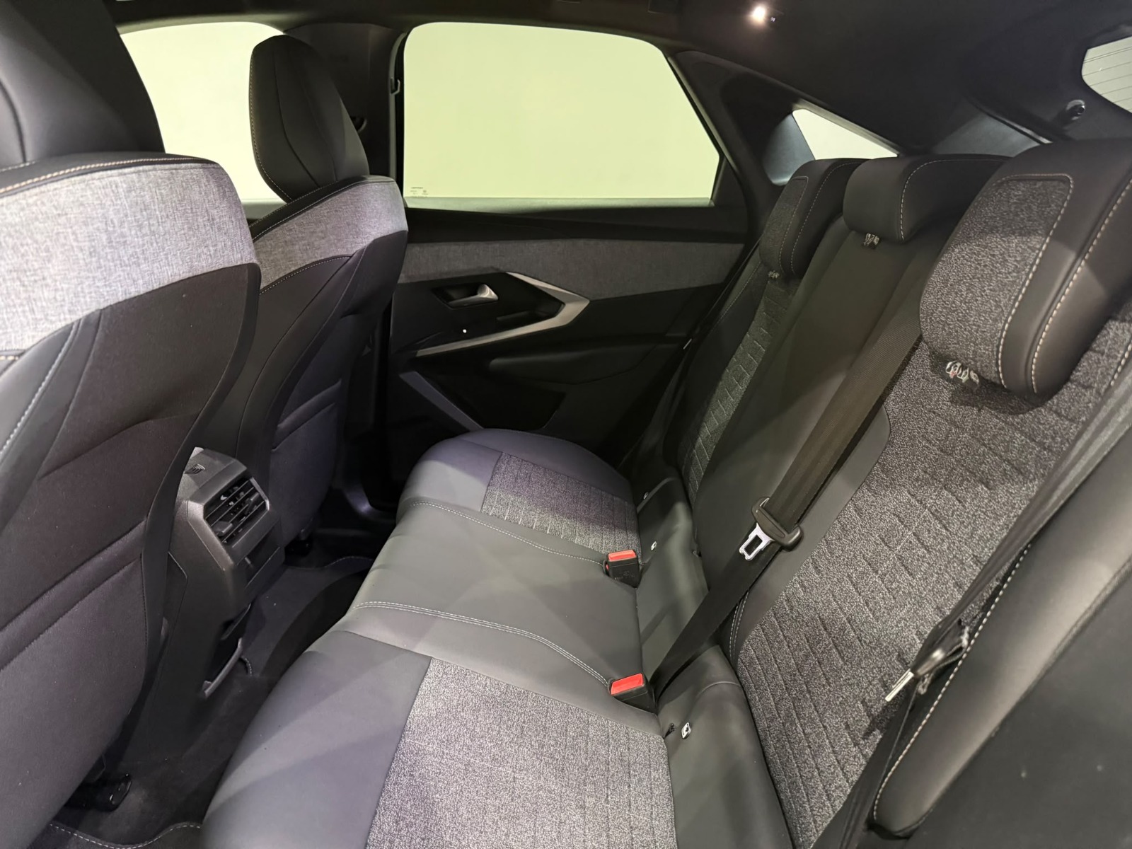 2025 Benzin Otomatik Peugeot 3008 Mavi Gürel Tasarım Aksesuar Otomotiv San. Tic. Ltd. Şti.