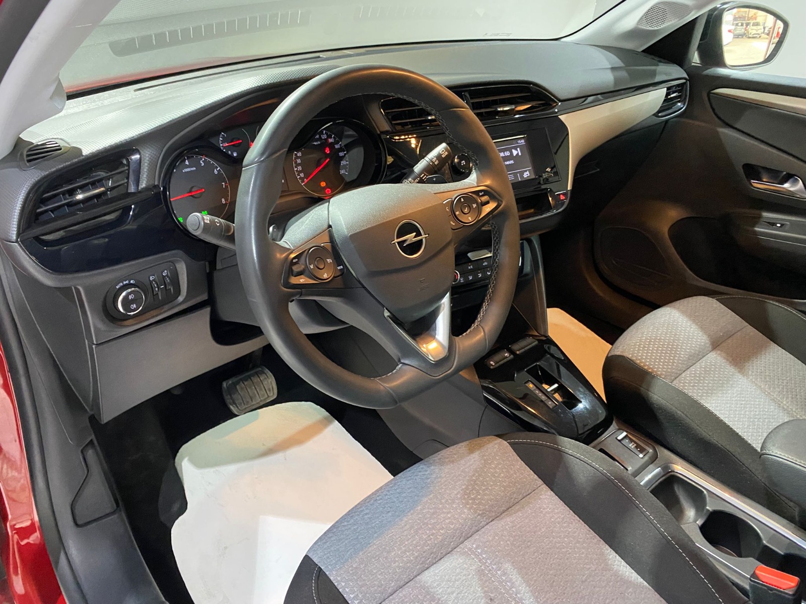 2024 Benzin Otomatik Opel Corsa Kırmızı Gürel Tasarım Aksesuar Otomotiv San. Tic. Ltd. Şti.