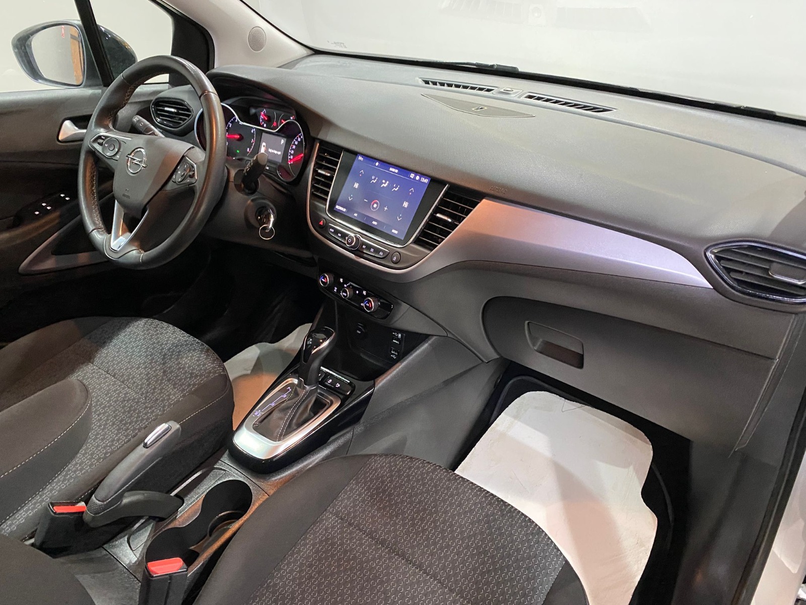 2024 Benzin Otomatik Opel Crossland Beyaz Gürel Tasarım Aksesuar Otomotiv San. Tic. Ltd. Şti.