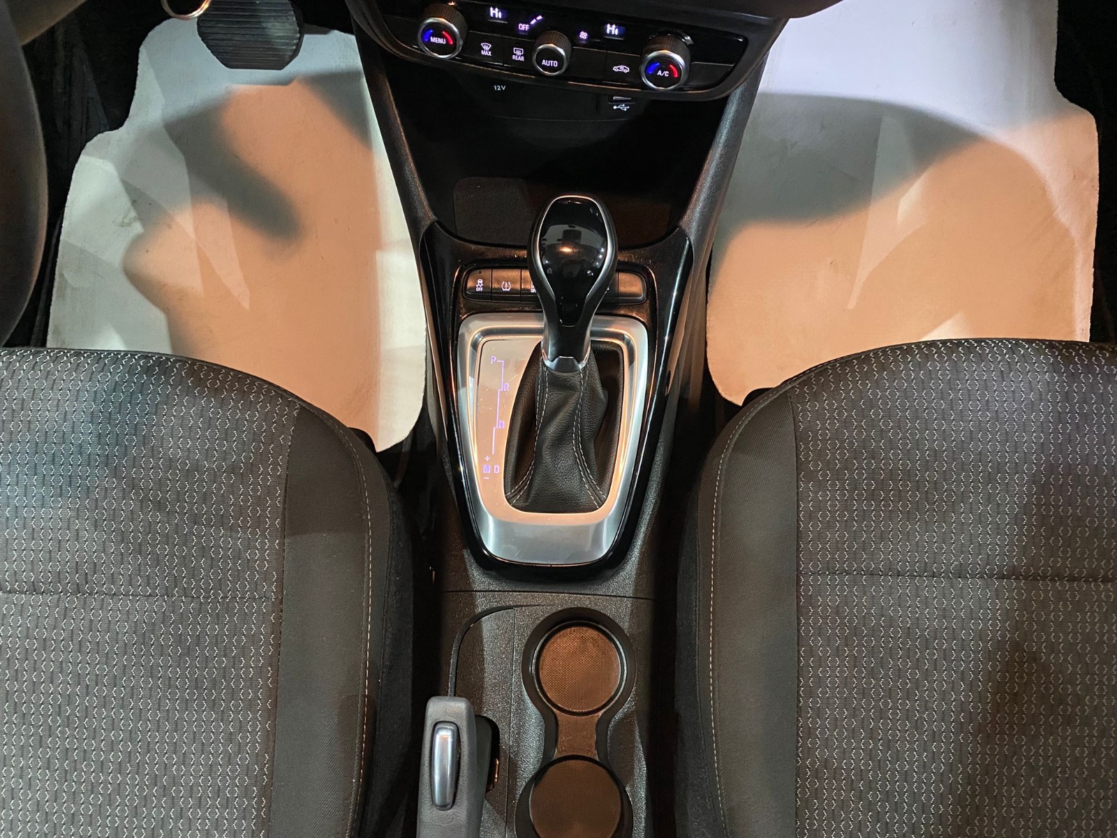 2024 Benzin Otomatik Opel Crossland Beyaz Gürel Tasarım Aksesuar Otomotiv San. Tic. Ltd. Şti.