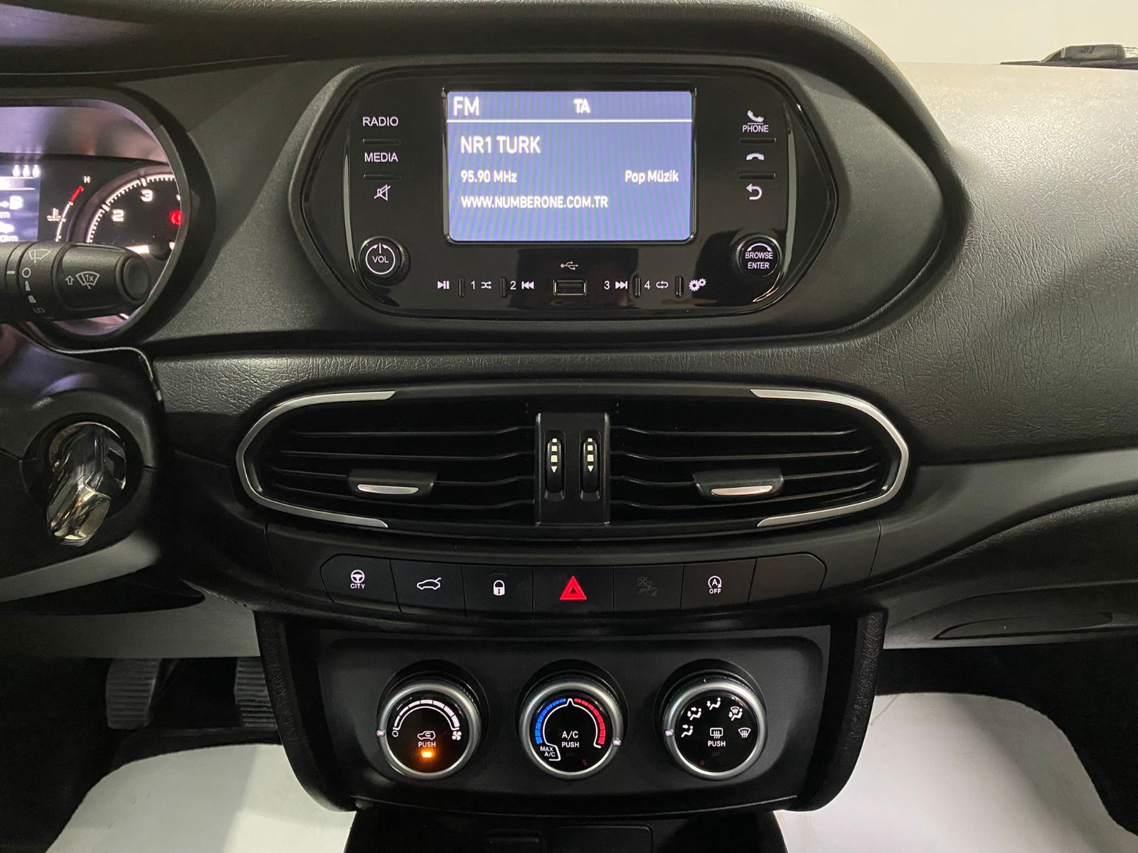 2023 Dizel Manuel Fiat Egea Beyaz Gürel Tasarım Aksesuar Otomotiv San. Tic. Ltd. Şti.