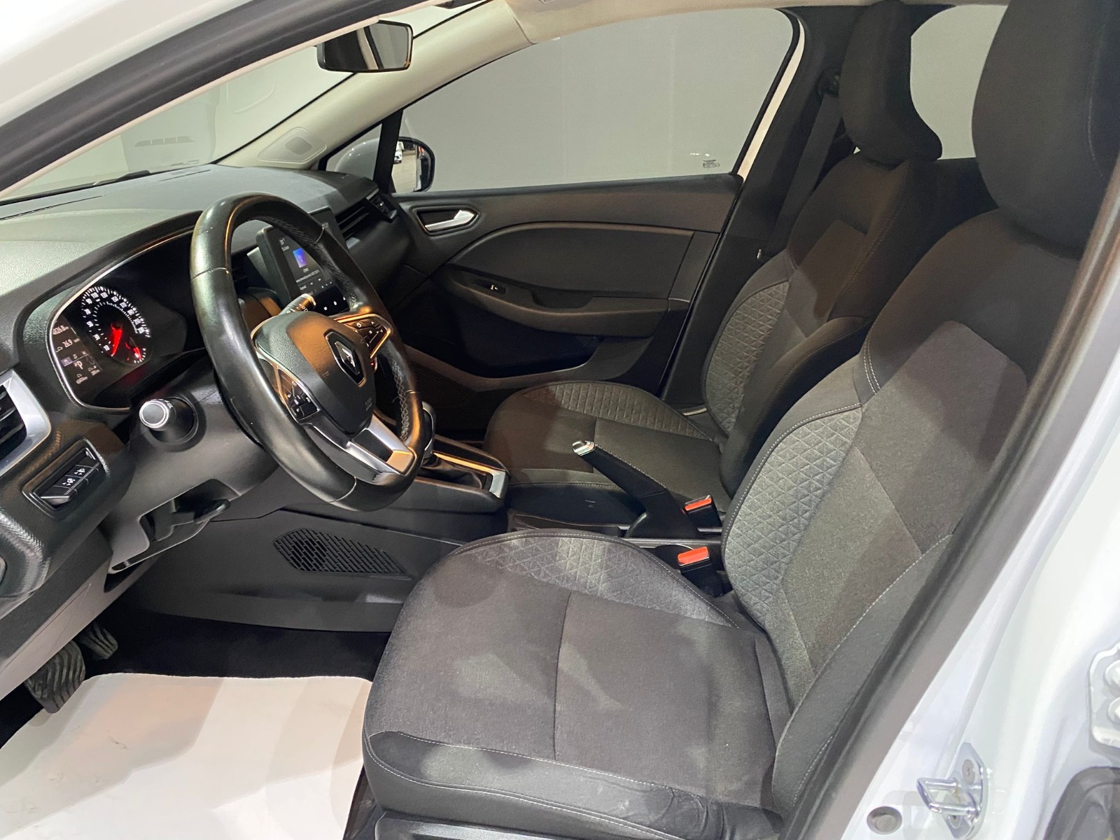 2020 Benzin Otomatik Renault Clio Beyaz Gürel Tasarım Aksesuar Otomotiv San. Tic. Ltd. Şti.