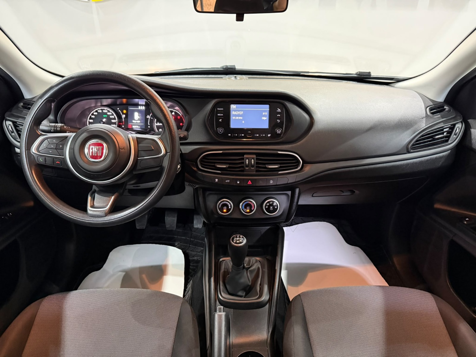 2024 Dizel Manuel Fiat Egea Beyaz Gürel Tasarım Aksesuar Otomotiv San. Tic. Ltd. Şti.