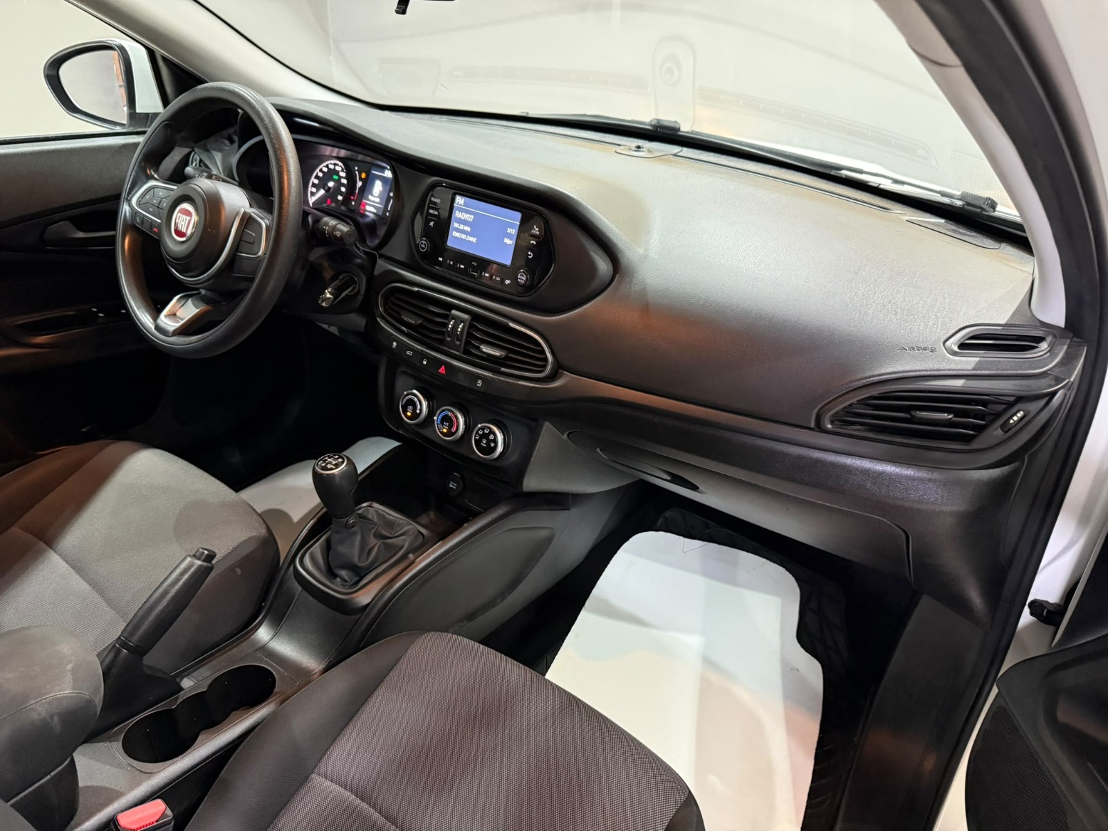 2024 Dizel Manuel Fiat Egea Beyaz Gürel Tasarım Aksesuar Otomotiv San. Tic. Ltd. Şti.