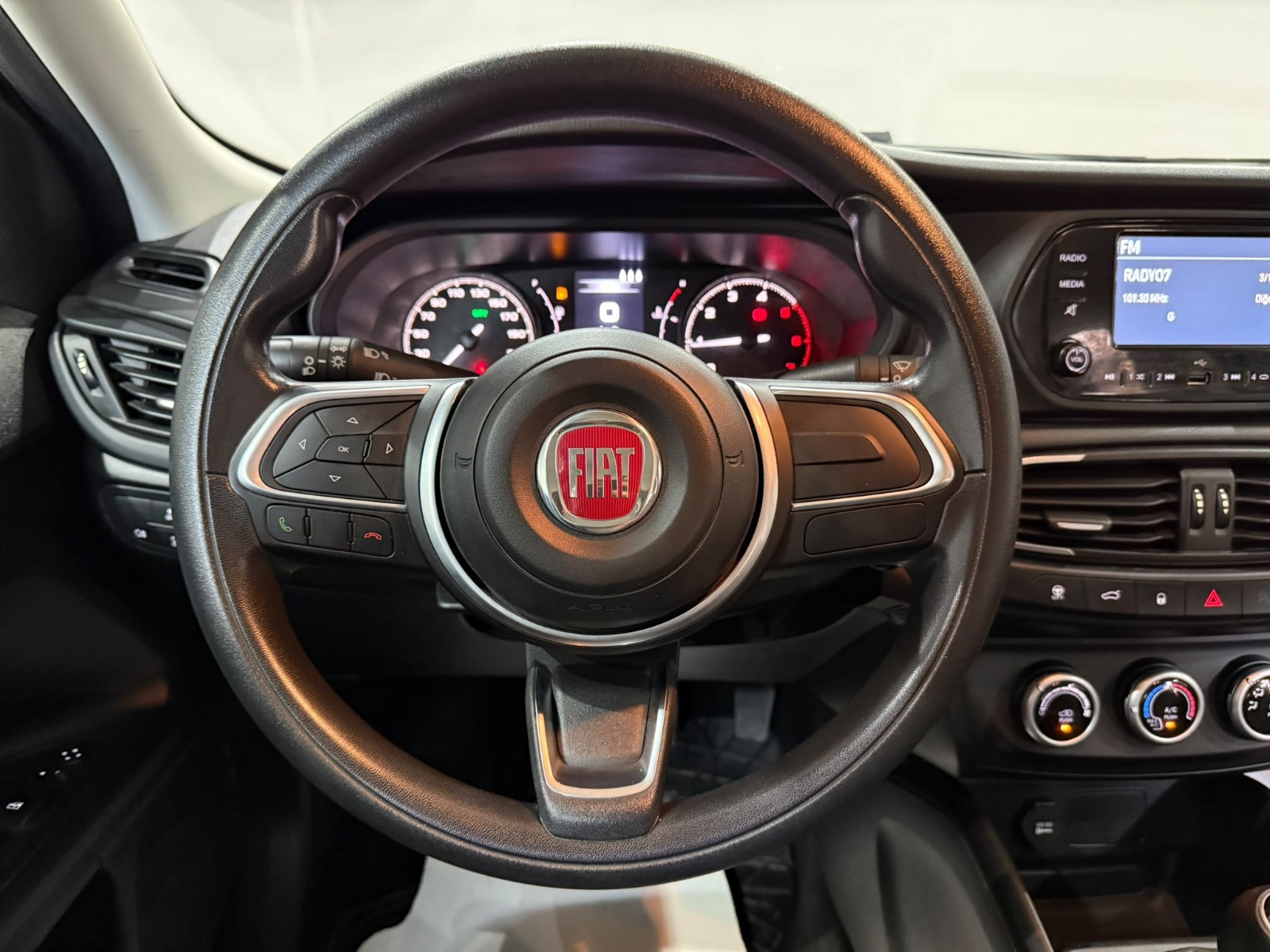 2024 Dizel Manuel Fiat Egea Beyaz Gürel Tasarım Aksesuar Otomotiv San. Tic. Ltd. Şti.