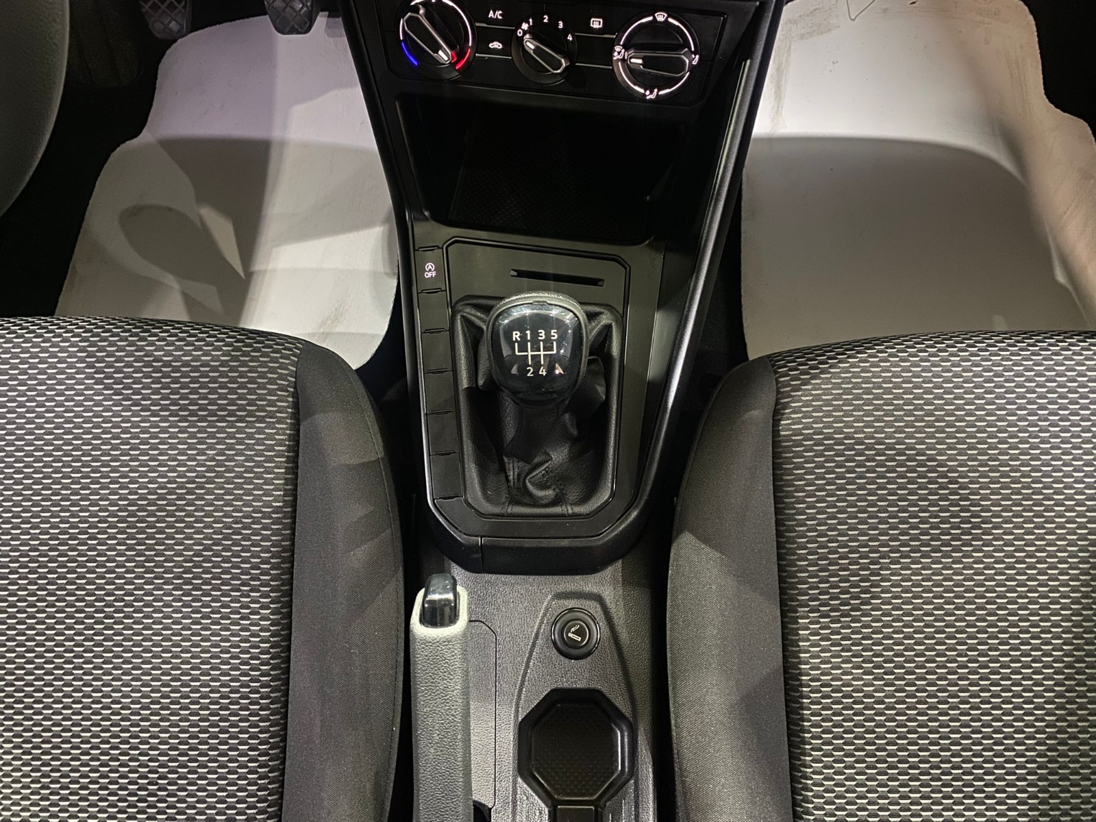 2023 Benzin Manuel Volkswagen Polo Beyaz Gürel Tasarım Aksesuar Otomotiv San. Tic. Ltd. Şti.