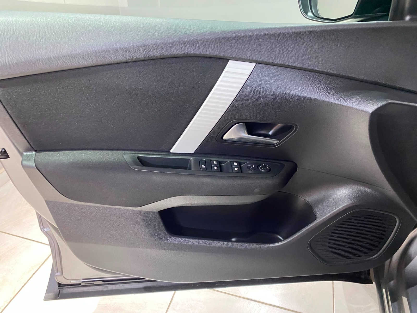 2025 Benzin Otomatik Citroen C4 X Gri Gürel Tasarım Aksesuar Otomotiv San. Tic. Ltd. Şti.