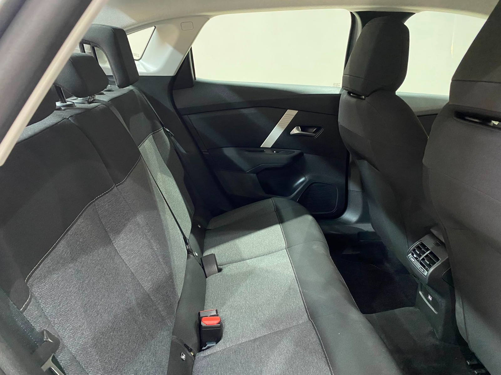 2025 Benzin Otomatik Citroen C4 X Gri Gürel Tasarım Aksesuar Otomotiv San. Tic. Ltd. Şti.
