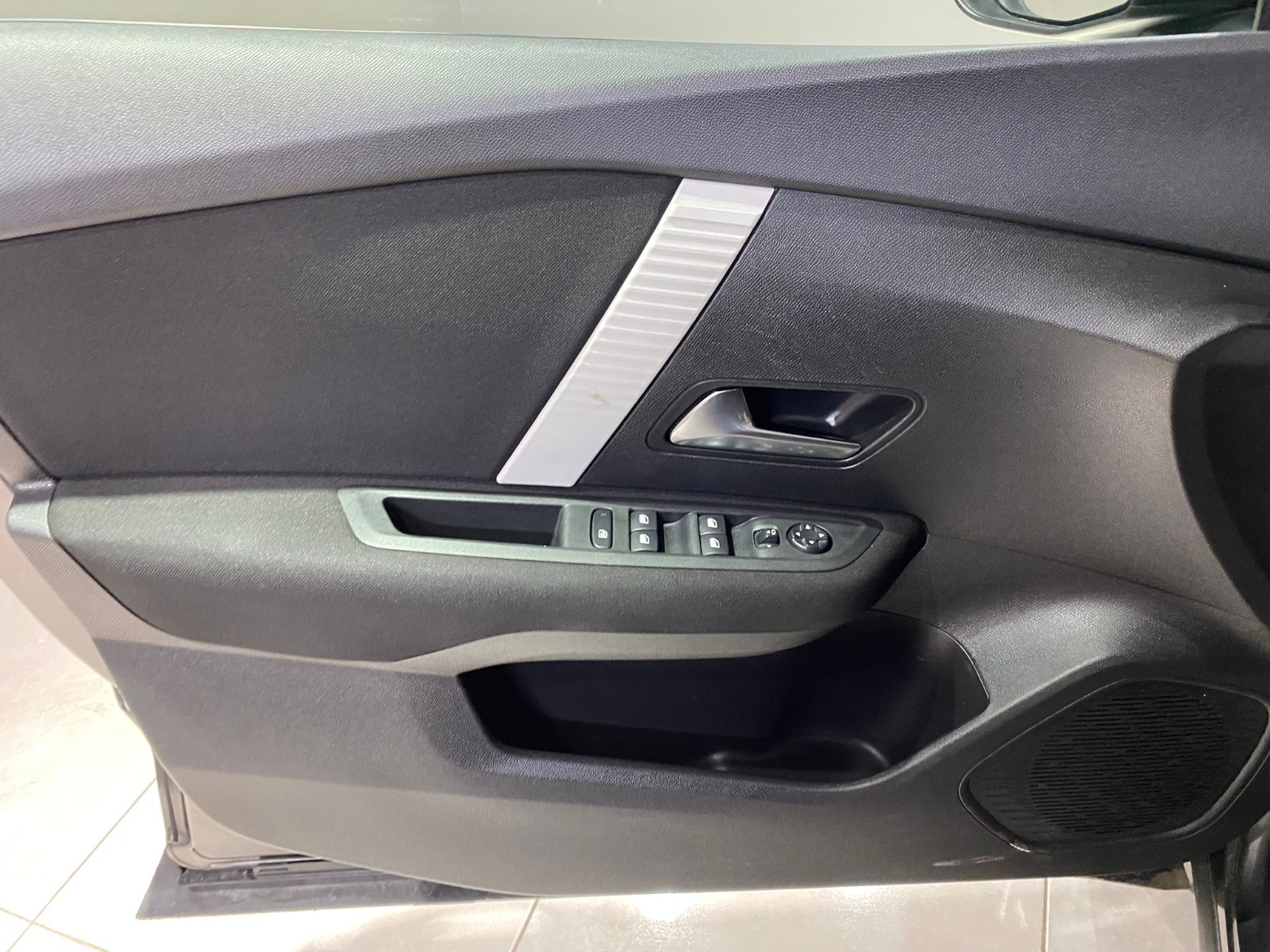 2022 Benzin Otomatik Citroen C4 Gri Gürel Tasarım Aksesuar Otomotiv San. Tic. Ltd. Şti.