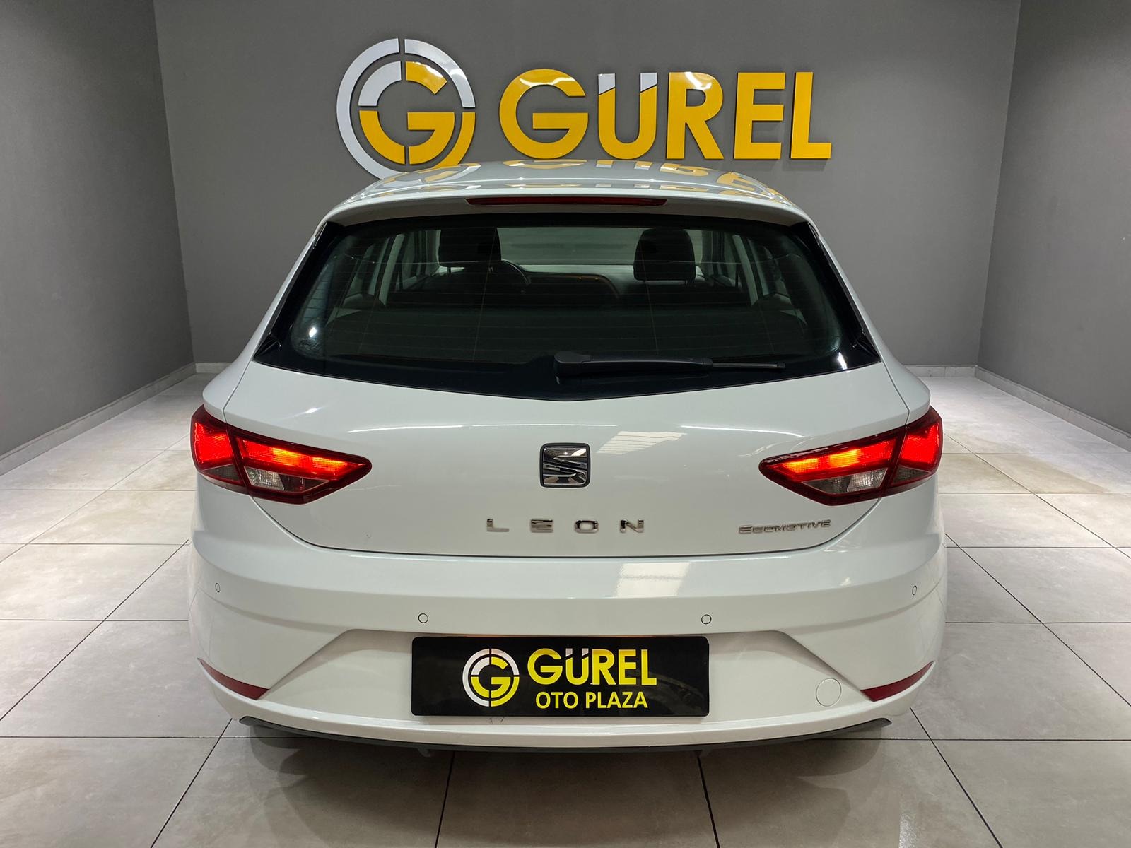 2017 Benzin Otomatik Seat Leon Beyaz Gürel Tasarım Aksesuar Otomotiv San. Tic. Ltd. Şti.