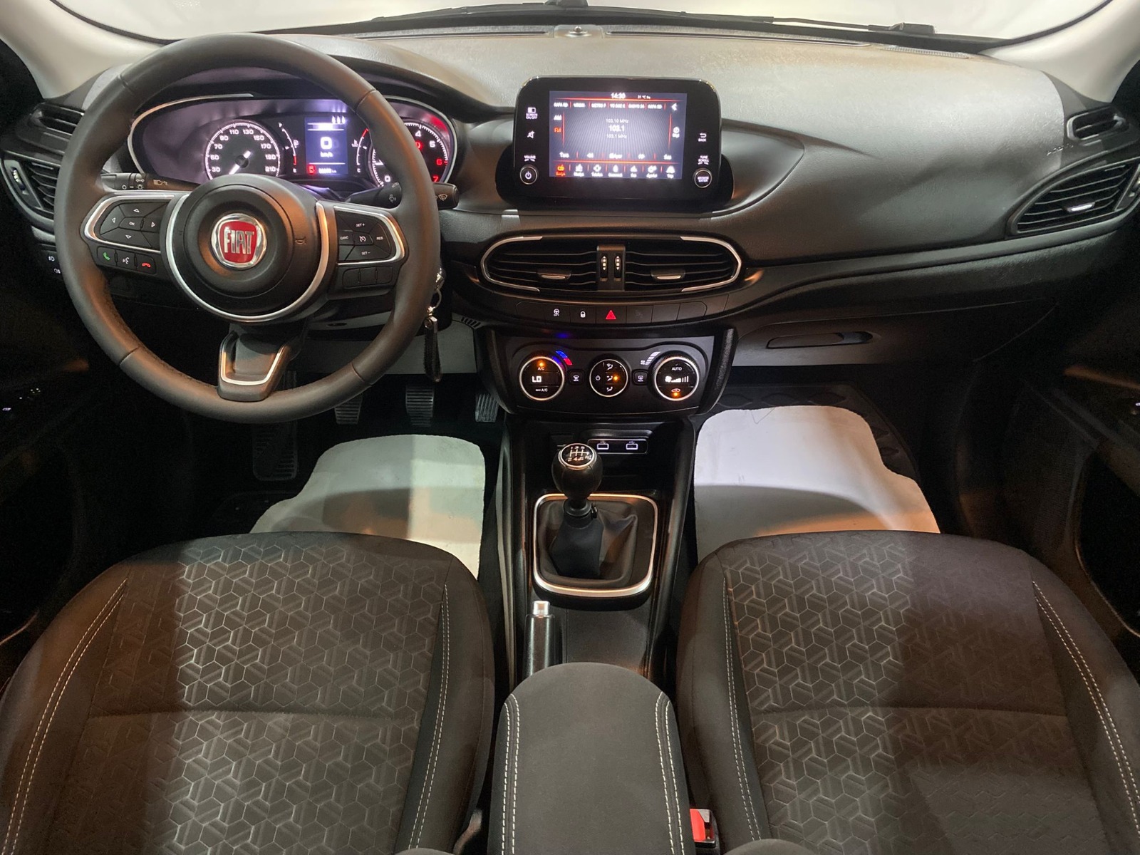 2022 Benzin Manuel Fiat Egea Turuncu Gürel Tasarım Aksesuar Otomotiv San. Tic. Ltd. Şti.