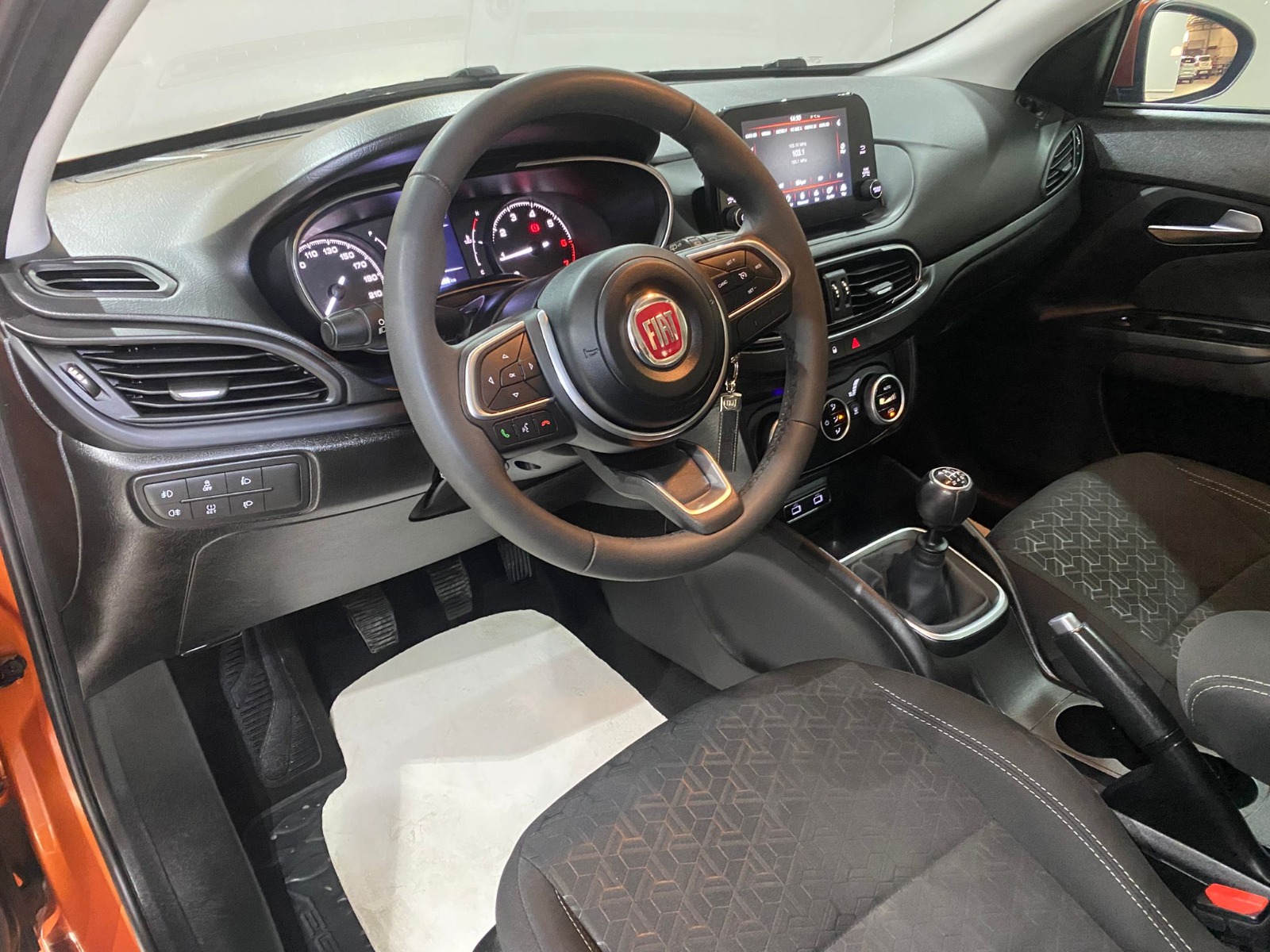 2022 Benzin Manuel Fiat Egea Turuncu Gürel Tasarım Aksesuar Otomotiv San. Tic. Ltd. Şti.