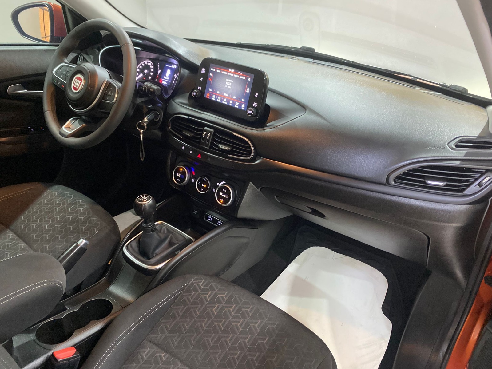 2022 Benzin Manuel Fiat Egea Turuncu Gürel Tasarım Aksesuar Otomotiv San. Tic. Ltd. Şti.