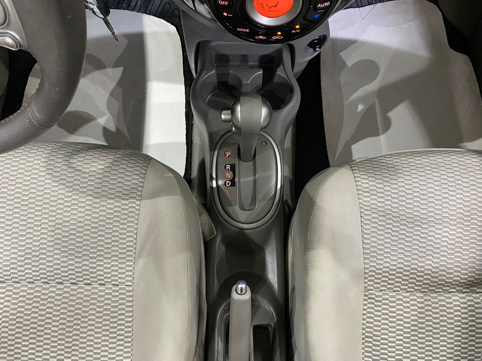 2015 Benzin Otomatik Nissan Micra Beyaz Gürel Tasarım Aksesuar Otomotiv San. Tic. Ltd. Şti.