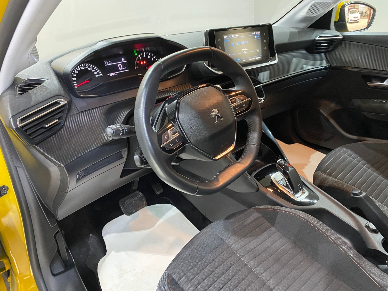 2021 Benzin Otomatik Peugeot 208 Sarı Gürel Tasarım Aksesuar Otomotiv San. Tic. Ltd. Şti.