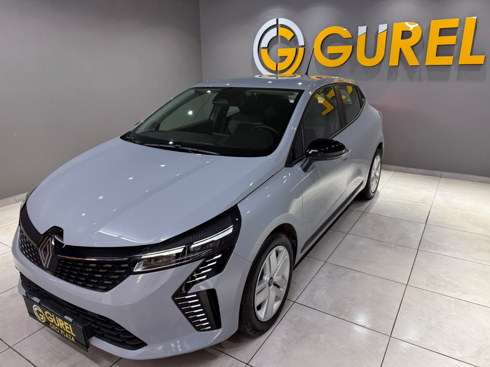 2026 Benzin Otomatik Renault Clio Gri Gürel Tasarım Aksesuar Otomotiv San. Tic. Ltd. Şti.