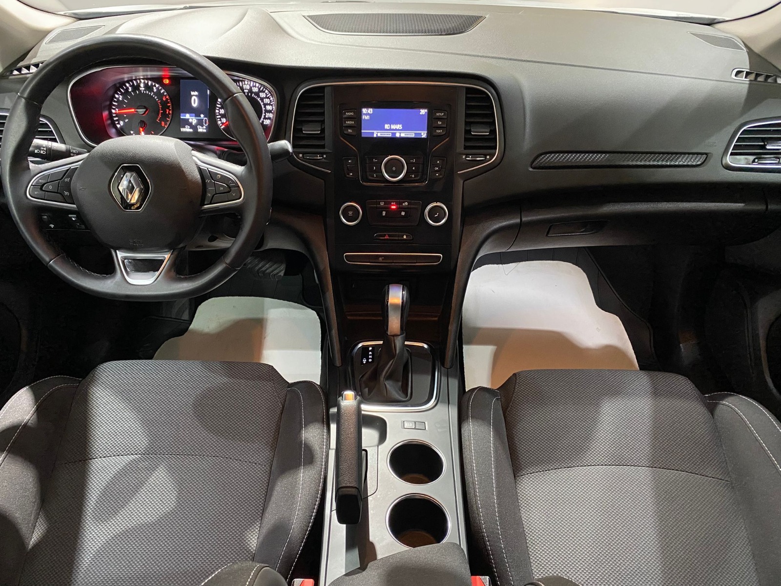 2021 Benzin Otomatik Renault Megane Beyaz Gürel Tasarım Aksesuar Otomotiv San. Tic. Ltd. Şti.