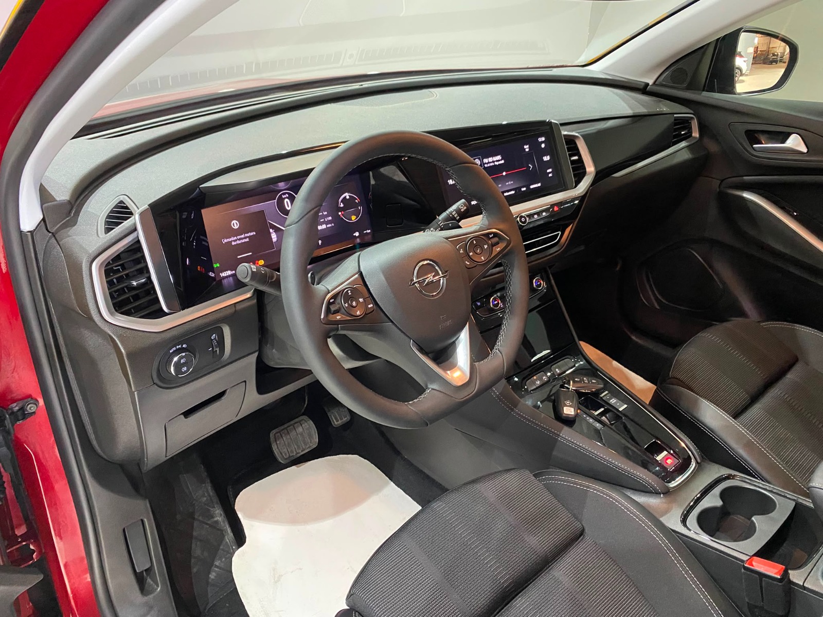 2024 Benzin Otomatik Opel Grandland Kırmızı Gürel Tasarım Aksesuar Otomotiv San. Tic. Ltd. Şti.