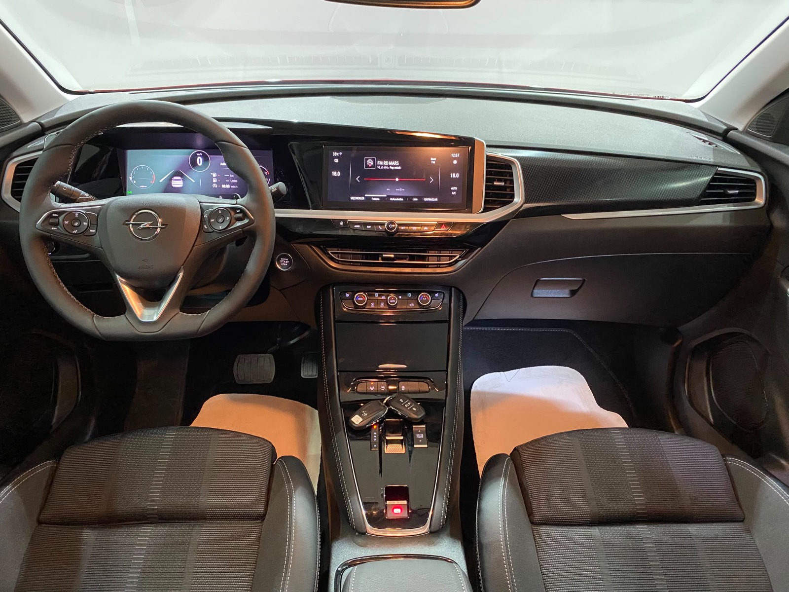 2024 Benzin Otomatik Opel Grandland Kırmızı Gürel Tasarım Aksesuar Otomotiv San. Tic. Ltd. Şti.
