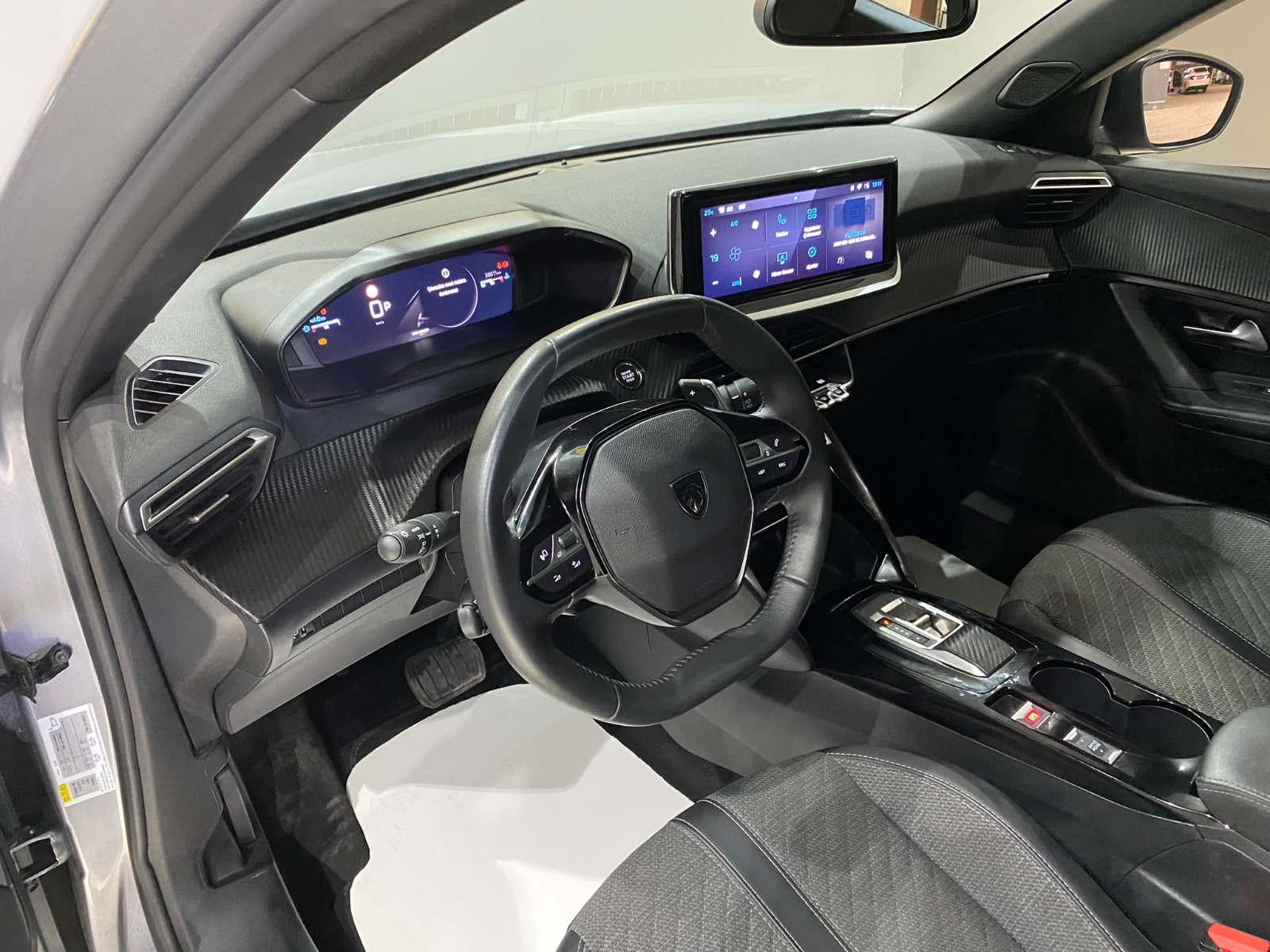 2025 Benzin Otomatik Peugeot 2008 Gri Gürel Tasarım Aksesuar Otomotiv San. Tic. Ltd. Şti.