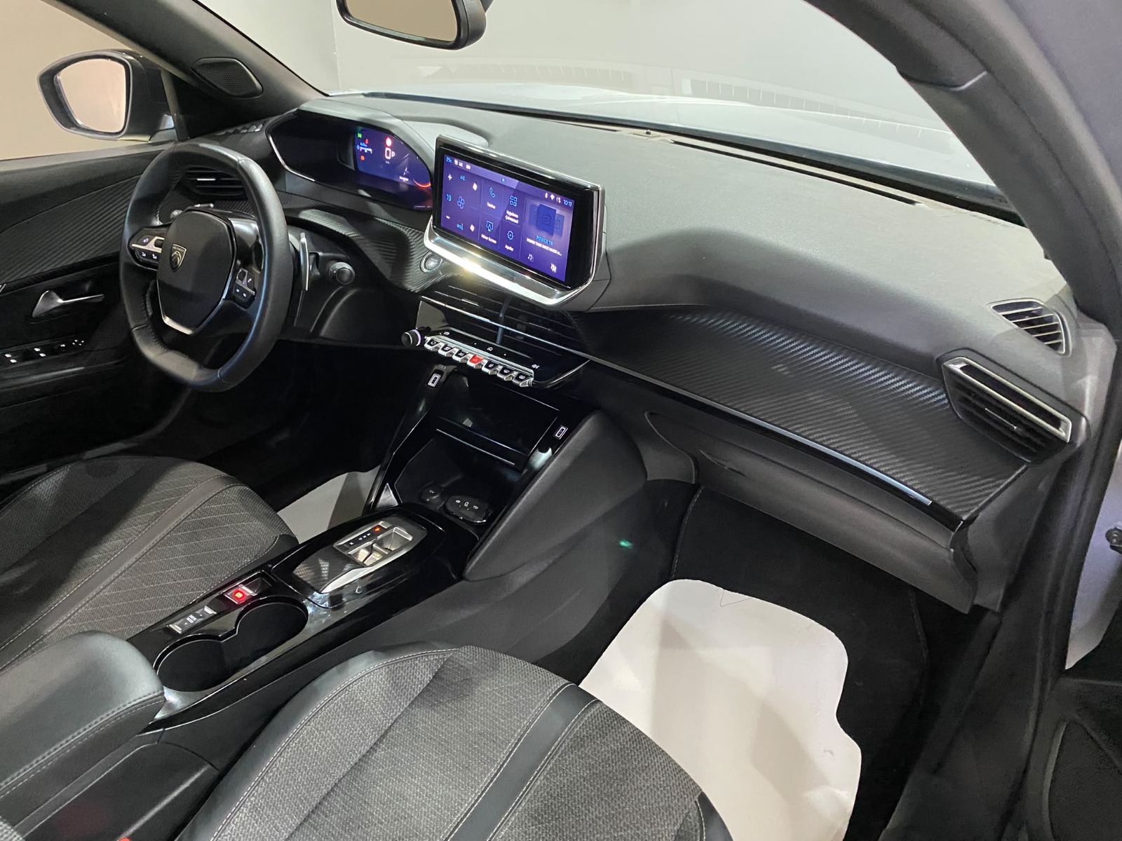 2025 Benzin Otomatik Peugeot 2008 Gri Gürel Tasarım Aksesuar Otomotiv San. Tic. Ltd. Şti.