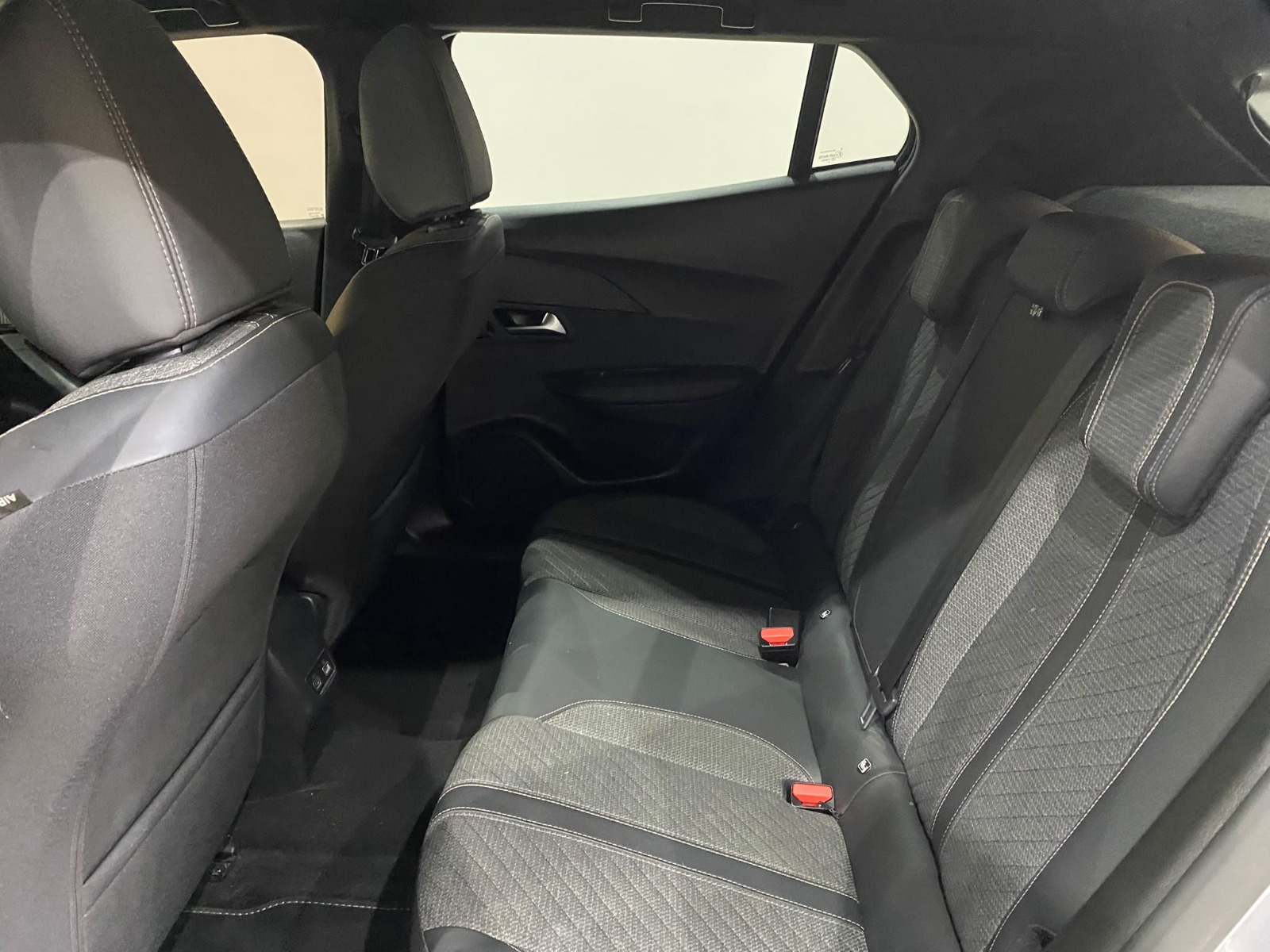 2025 Benzin Otomatik Peugeot 2008 Gri Gürel Tasarım Aksesuar Otomotiv San. Tic. Ltd. Şti.