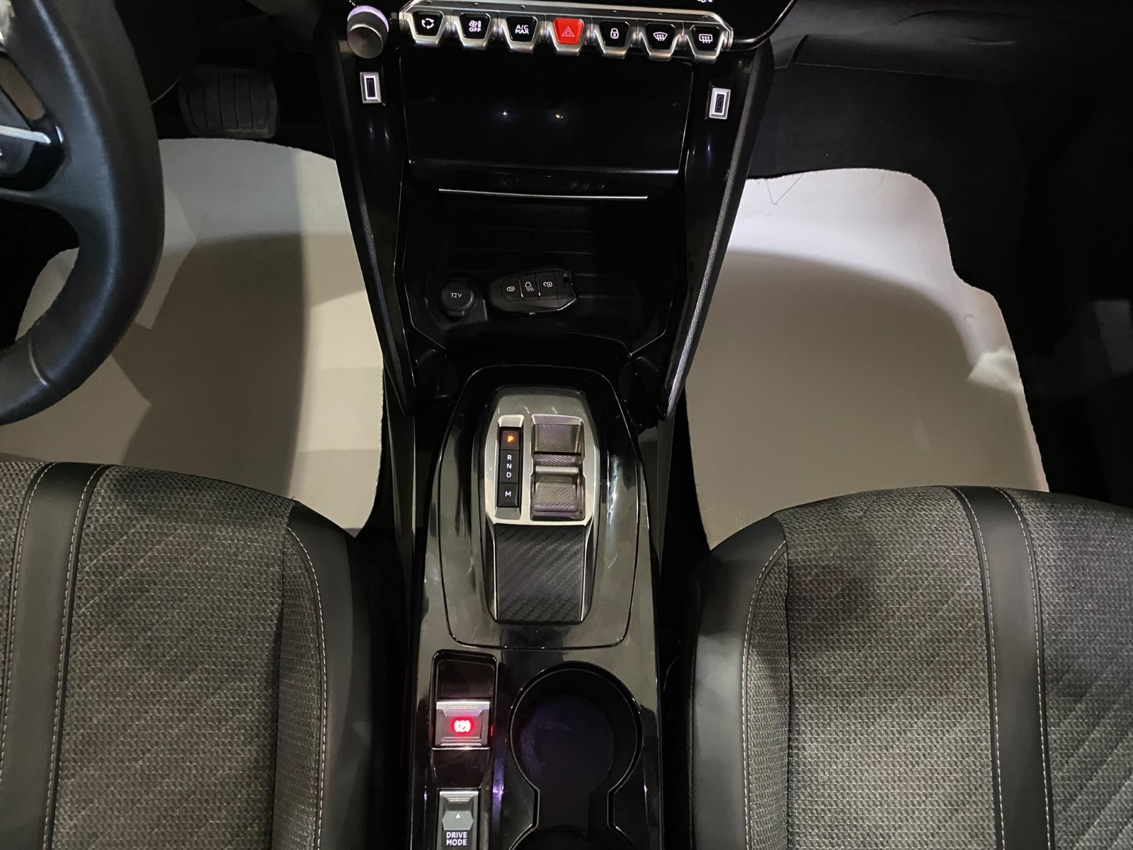 2025 Benzin Otomatik Peugeot 2008 Gri Gürel Tasarım Aksesuar Otomotiv San. Tic. Ltd. Şti.