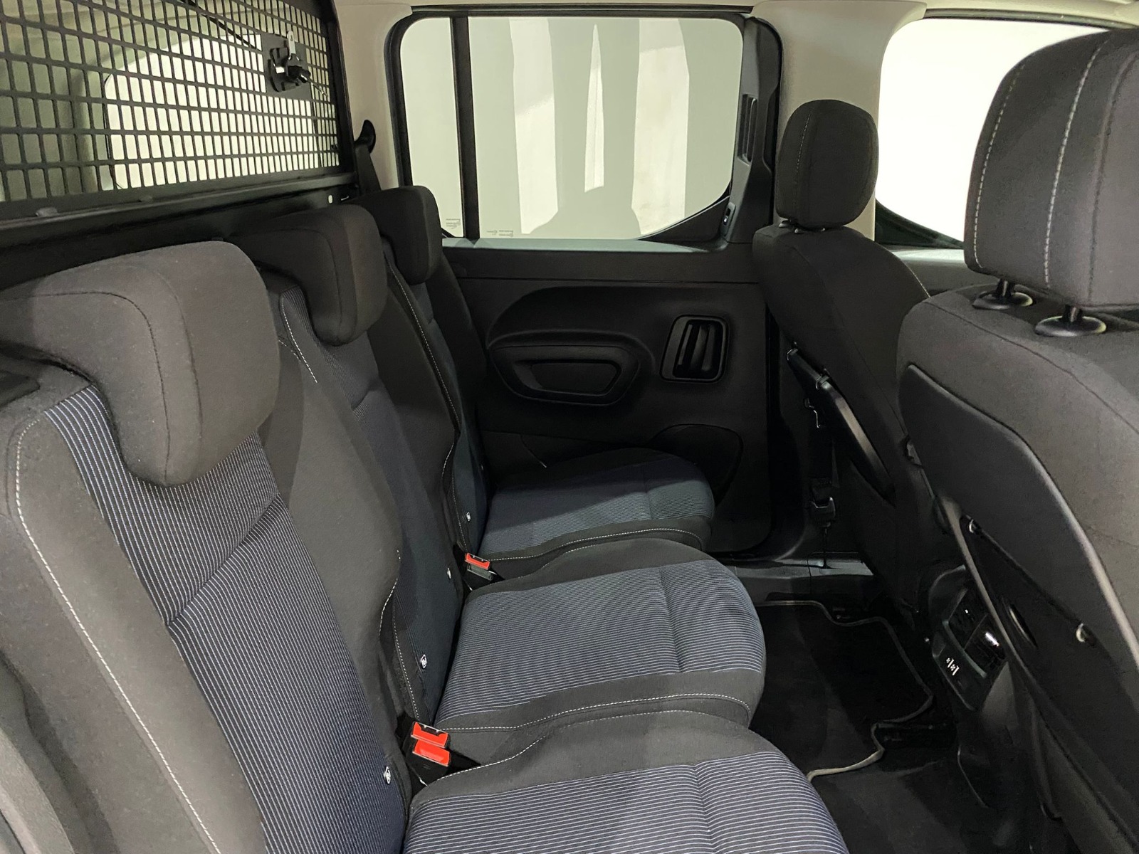 2025 Dizel Otomatik Fiat Doblo Combi Gri Gürel Tasarım Aksesuar Otomotiv San. Tic. Ltd. Şti.