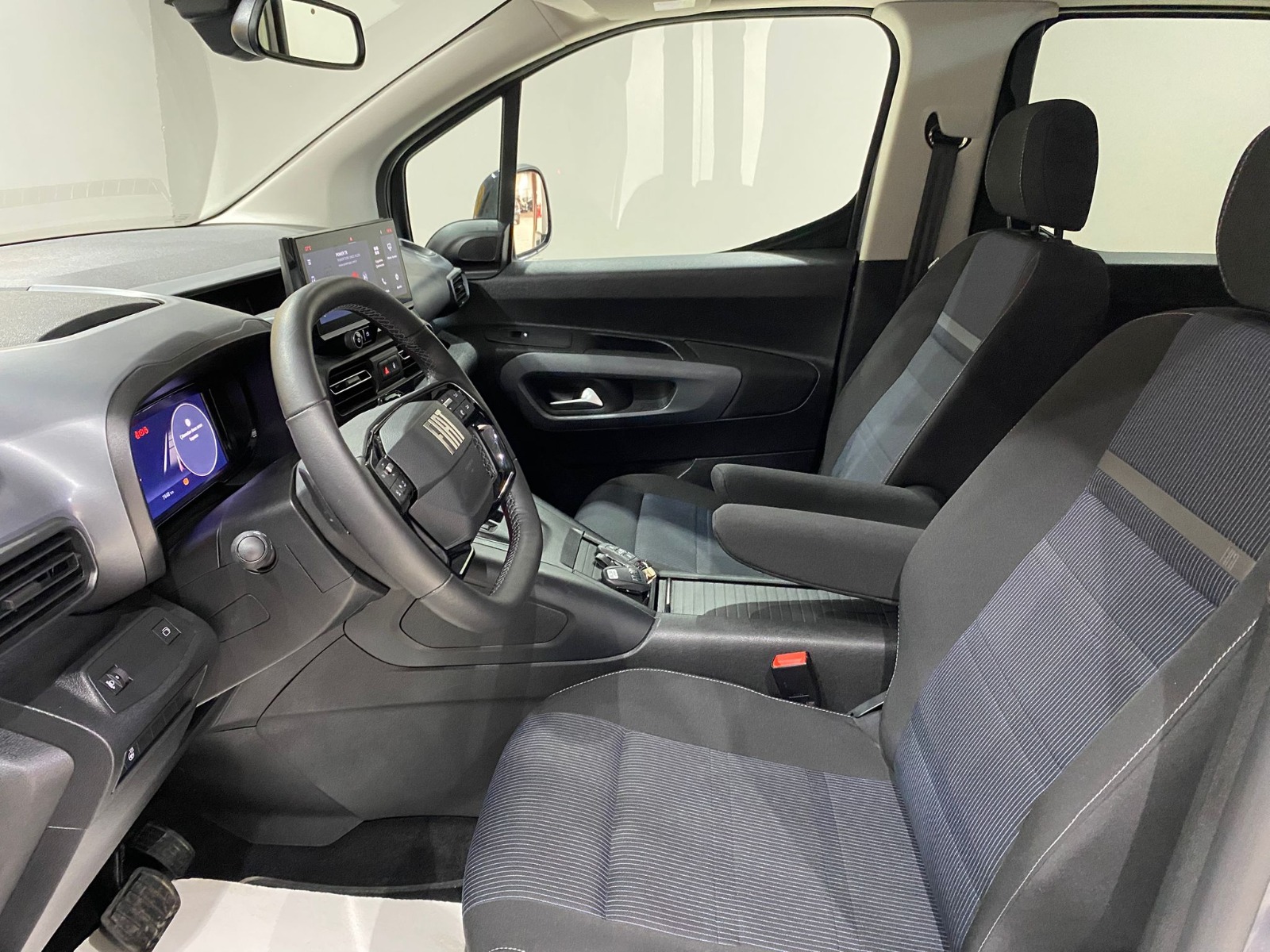 2025 Dizel Otomatik Fiat Doblo Combi Gri Gürel Tasarım Aksesuar Otomotiv San. Tic. Ltd. Şti.