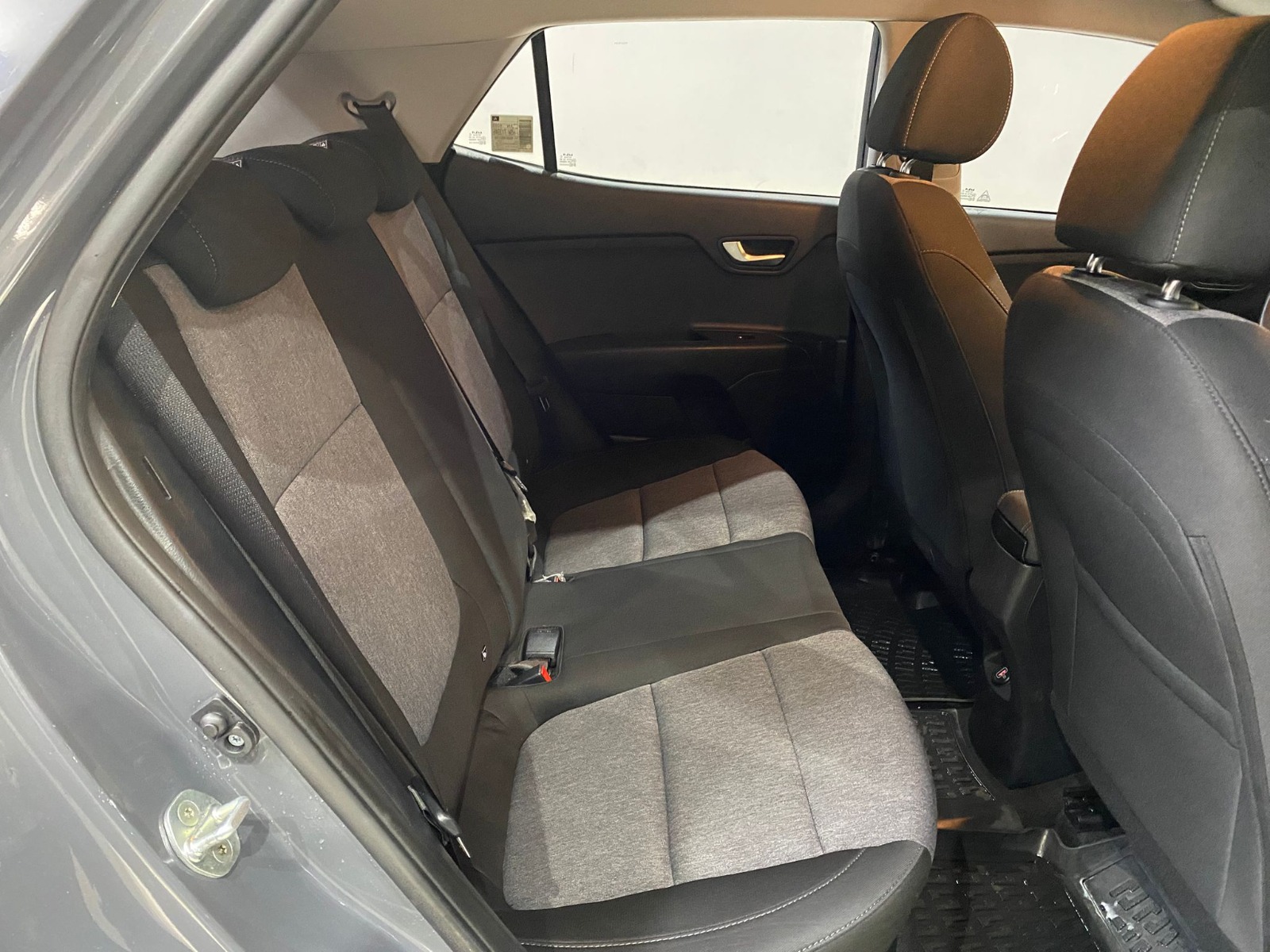 2022 Benzin Otomatik Kia Stonic Gri Gürel Tasarım Aksesuar Otomotiv San. Tic. Ltd. Şti.