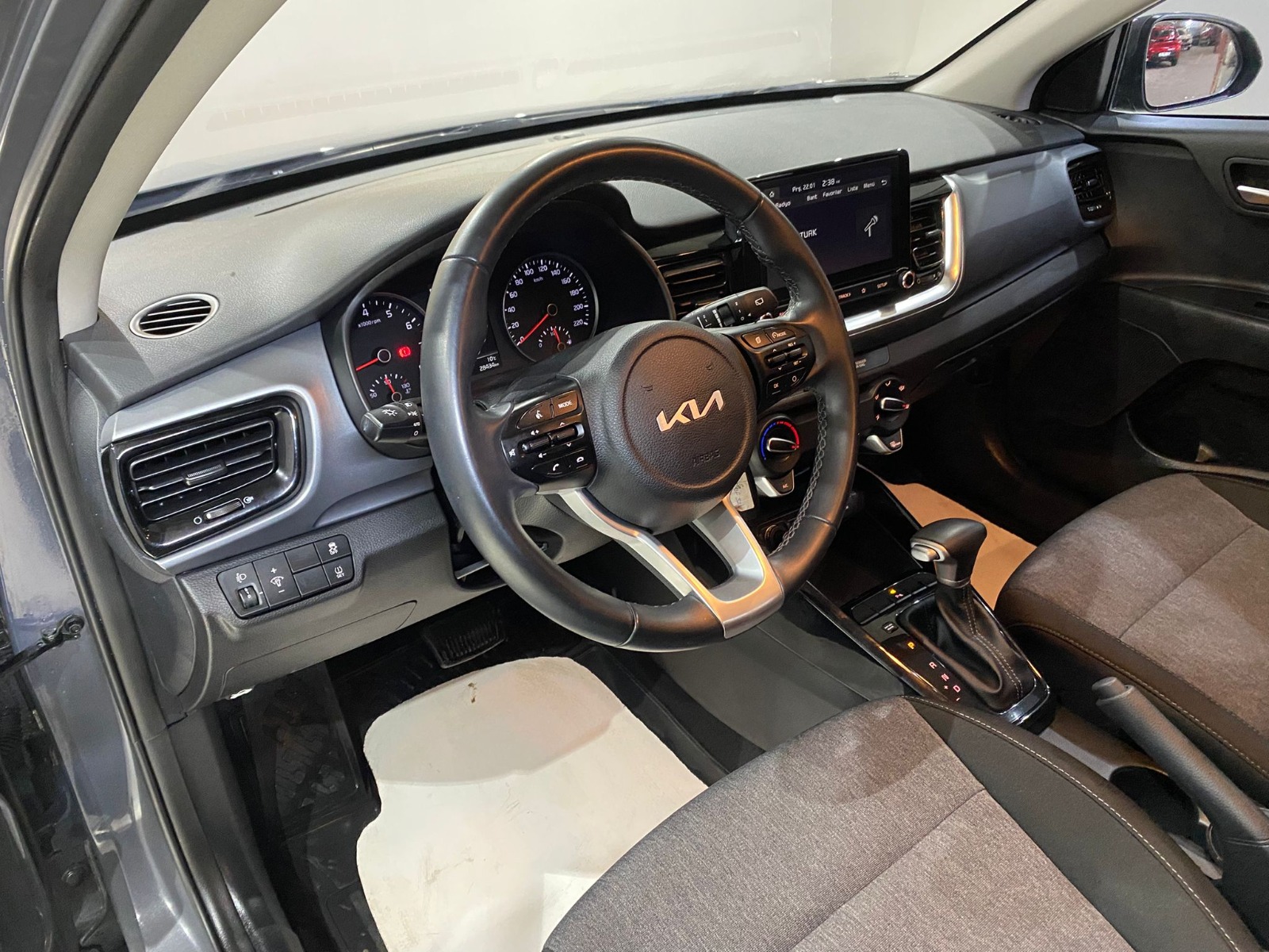 2022 Benzin Otomatik Kia Stonic Gri Gürel Tasarım Aksesuar Otomotiv San. Tic. Ltd. Şti.
