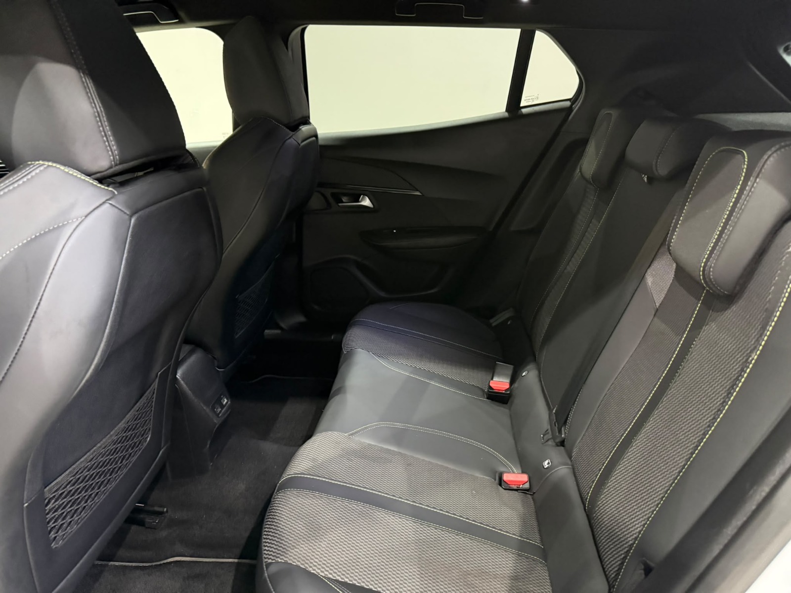 2024 Benzin Otomatik Peugeot 2008 Beyaz Gürel Tasarım Aksesuar Otomotiv San. Tic. Ltd. Şti.