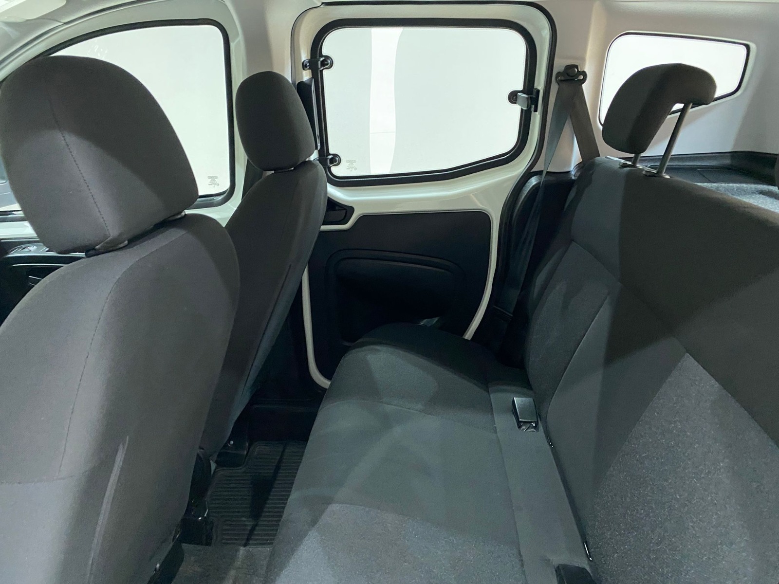2023 Dizel Manuel Fiat Fiorino Combi Beyaz Gürel Tasarım Aksesuar Otomotiv San. Tic. Ltd. Şti.