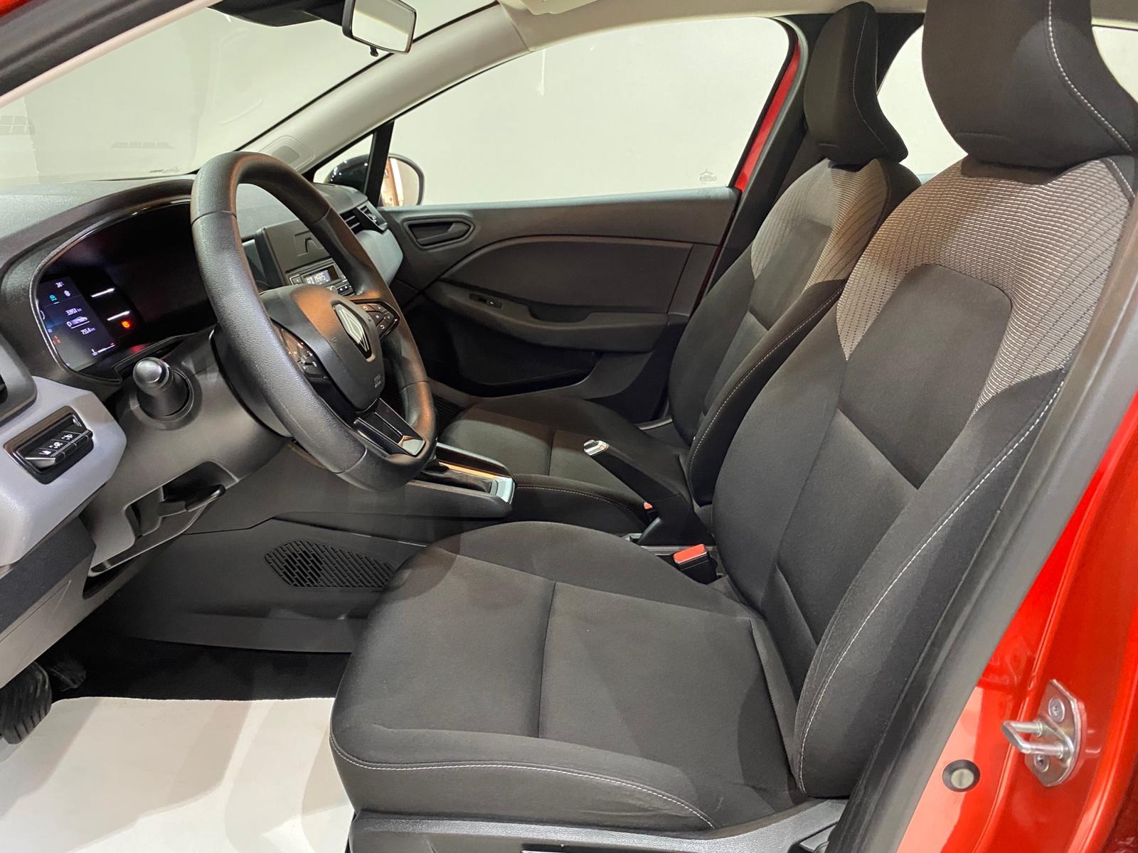 2023 Benzin Otomatik Renault Clio Kırmızı Gürel Tasarım Aksesuar Otomotiv San. Tic. Ltd. Şti.