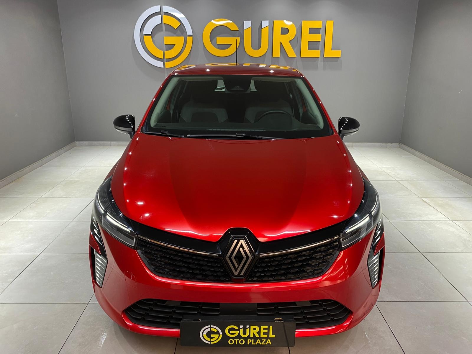 2023 Benzin Otomatik Renault Clio Kırmızı Gürel Tasarım Aksesuar Otomotiv San. Tic. Ltd. Şti.