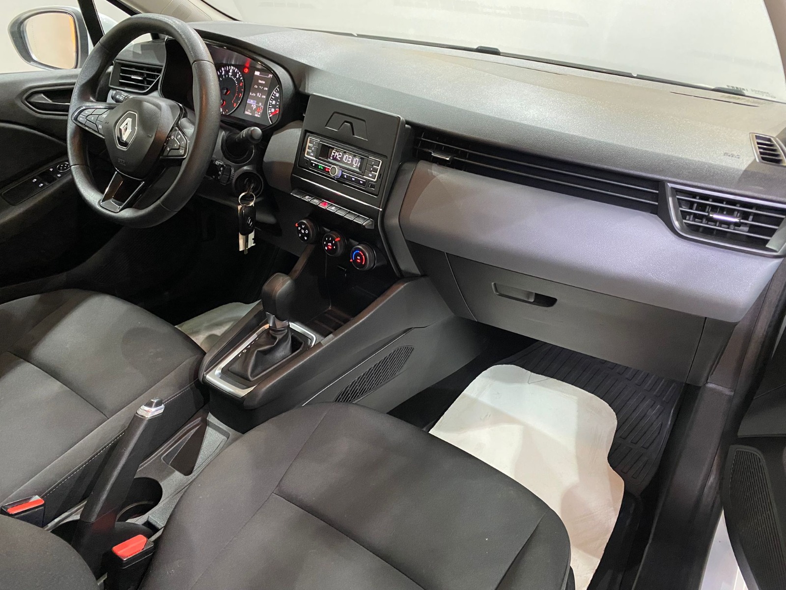 2022 Benzin Otomatik Renault Clio Beyaz Gürel Tasarım Aksesuar Otomotiv San. Tic. Ltd. Şti.